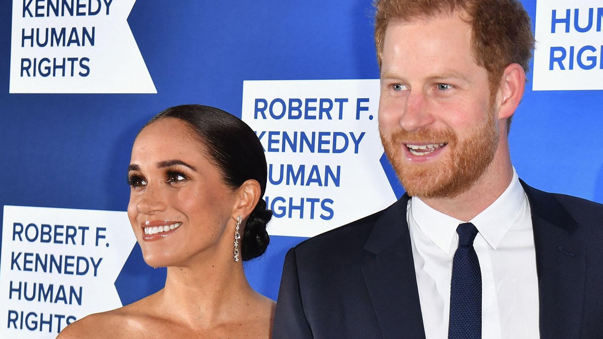 Prinz Harry, Herzog von Sussex, und Meghan, Herzogin von Sussex, bei der Robert F. Kennedy Human Rights Ripple of Hope Award Gala 2022 im Hilton Midtown in New York City am 6. Dezember 2022.