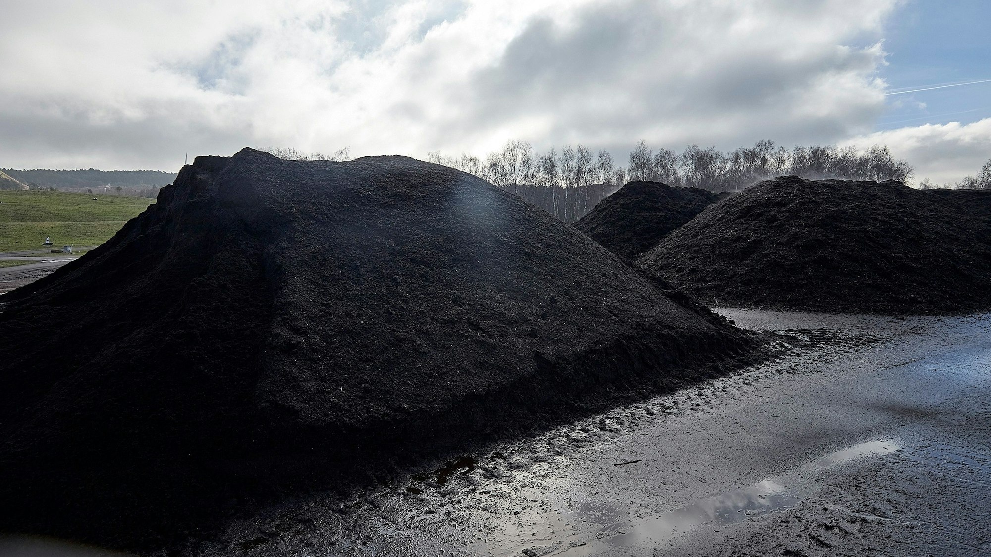 Im AWZ in Strempt wird in großen Mengen kompostiert.
