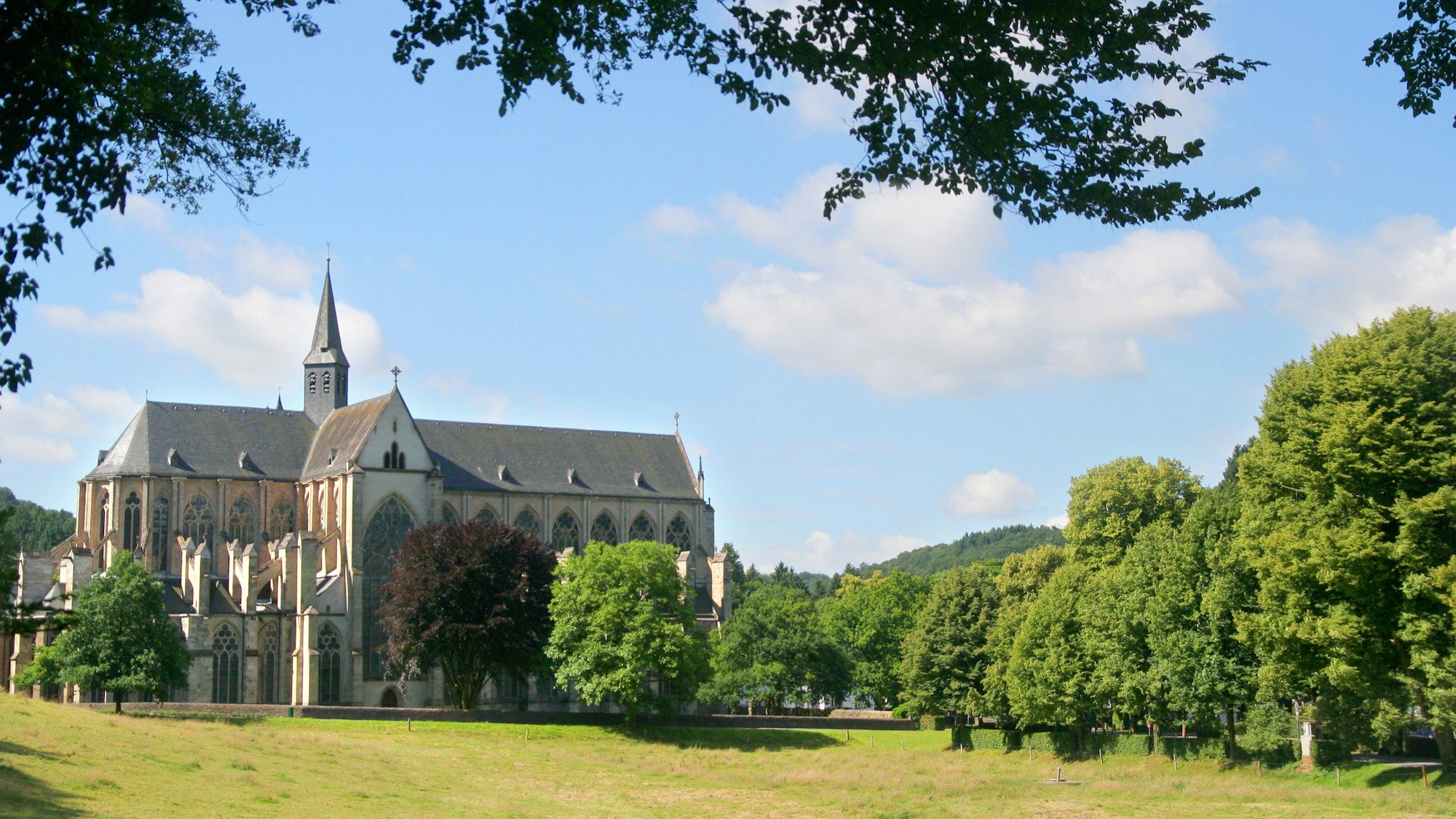 Mitten in der Natur: Der Altenberger Dom