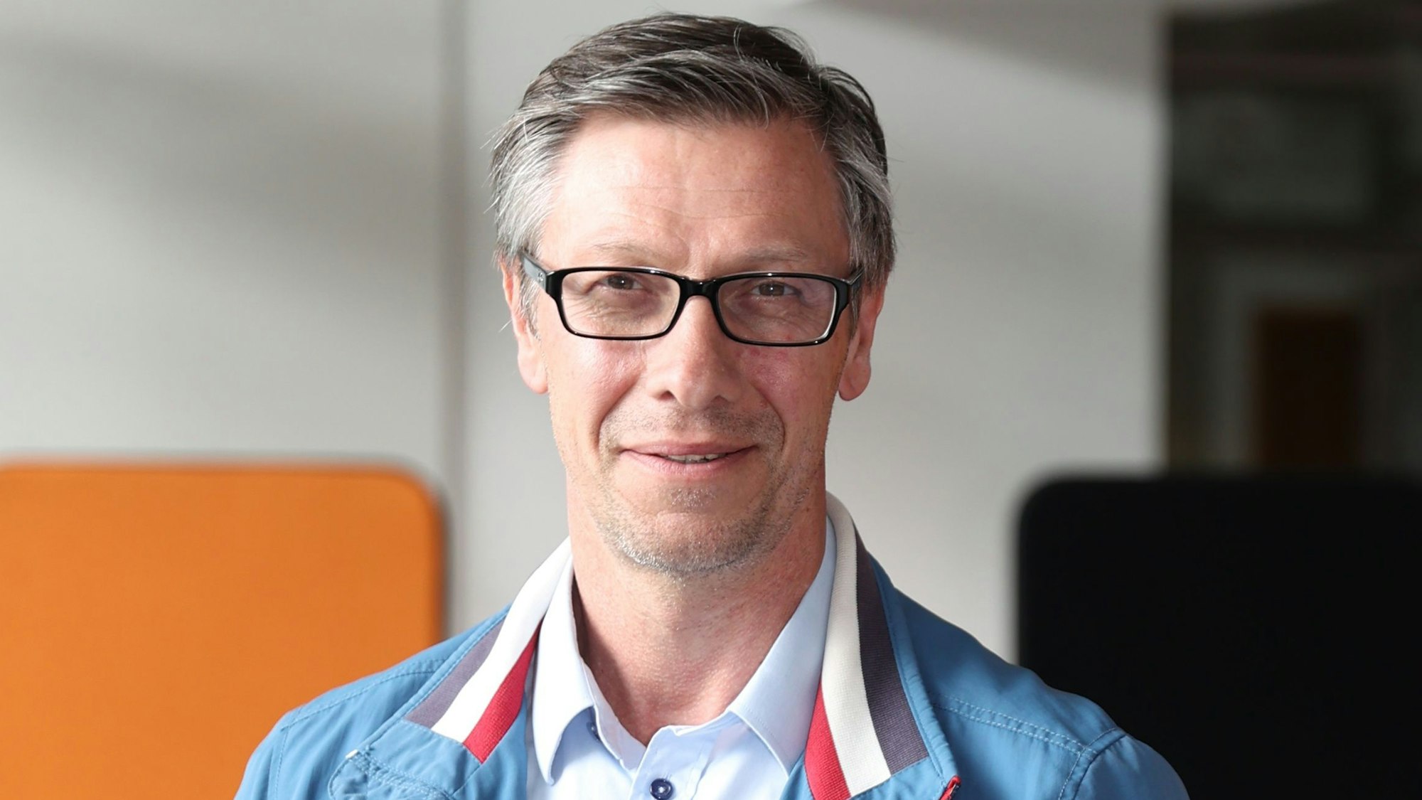 08.05.2023
Köln
Amateurfußball: Interview mit FVM-Präsident Christos Katzidis über die Lage der Amateurvereine im Verband, die Folgen von Corona sowie die Probleme der Schiedsrichter und der Ehrenätmler.
Foto: Martina Goyert