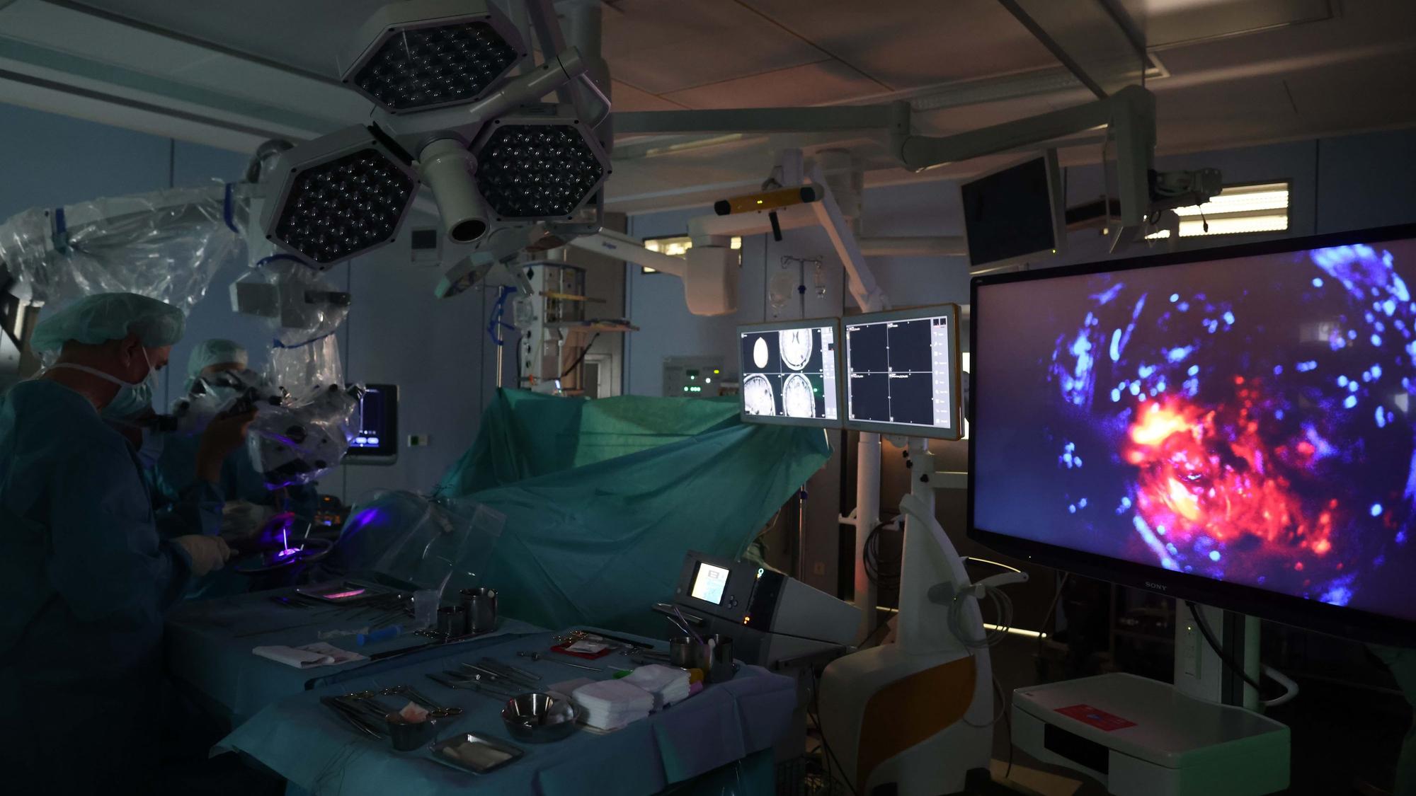 Köln, RSK, Hirn-Tumor-OP, mit Prof Dr Roland Goldbrunner