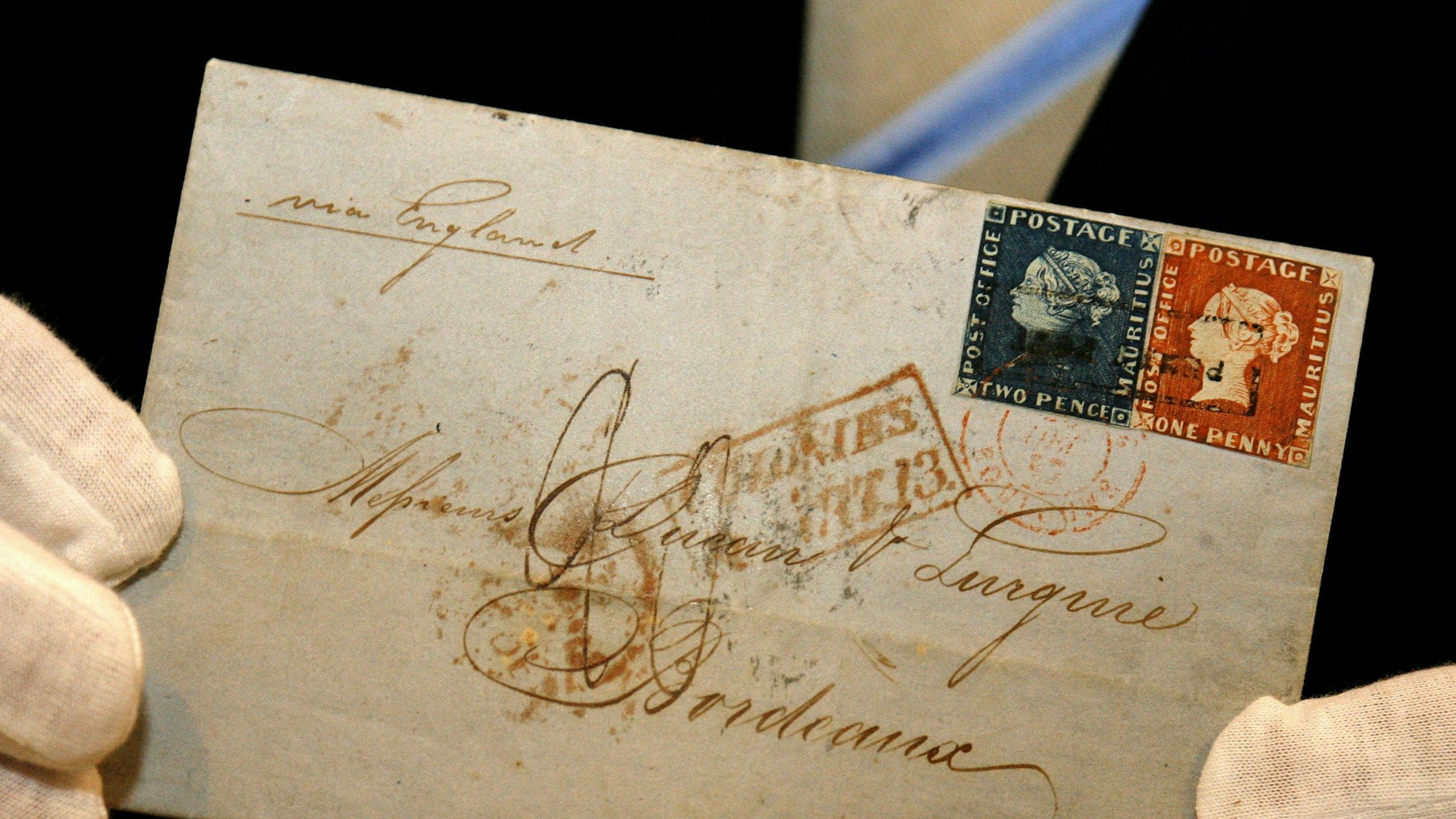 Der sogenannte Bordeaux-Brief ist der einzige erhaltene Umschlag, auf dem sowohl eine Rote als auch eine Blaue Mauritius klebt.