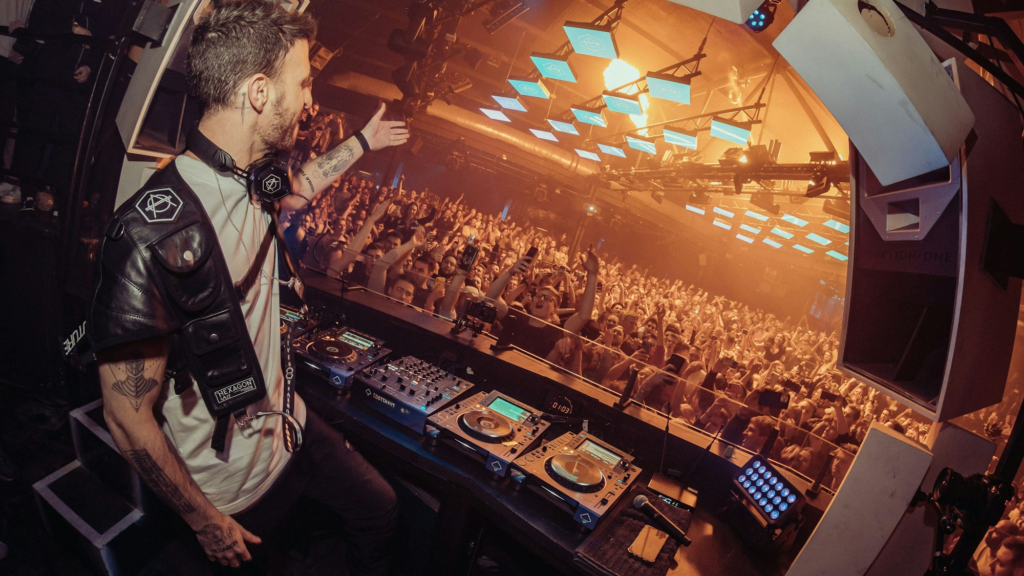 Blick in das „Bootshaus“: Der Kölner Club ist erneut mit einer Spitzenplatzierung im Ranking des Fachmagazins DJ Mag ausgezeichnet worden.