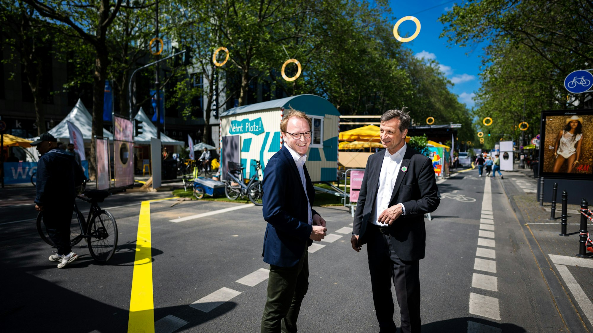 Freuen sich auf das Wochenende: Daniel Kölle, Leiter Stabsstelle Events, Film und Fernsehen, und Verkehrsdezernent Ascan Egerer