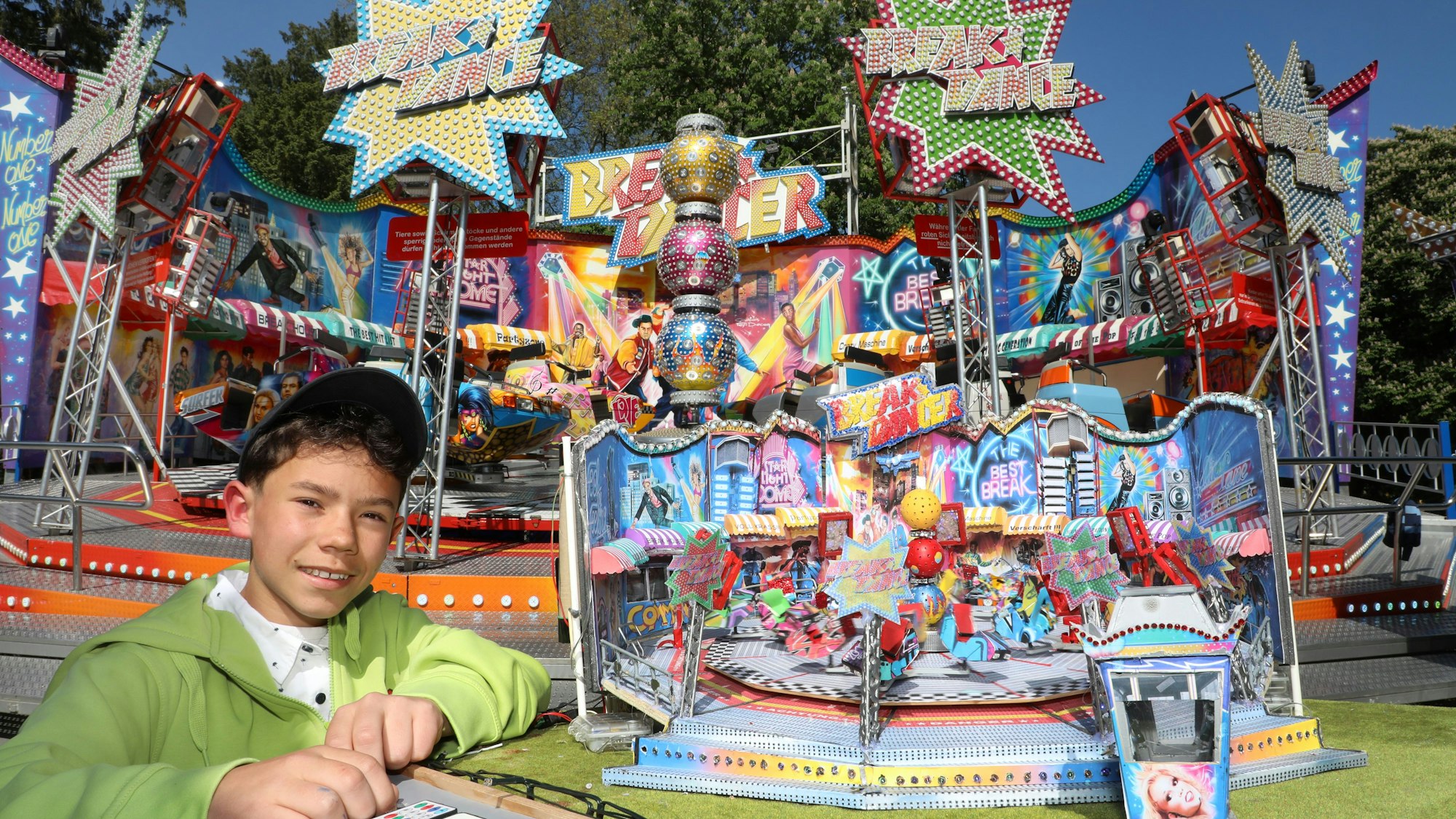 Maximilian Dohm (12) aus Bergisch Gladbach hat das Fahrgeschäft „Break Dancer“ funktionsfähig nachgebaut.