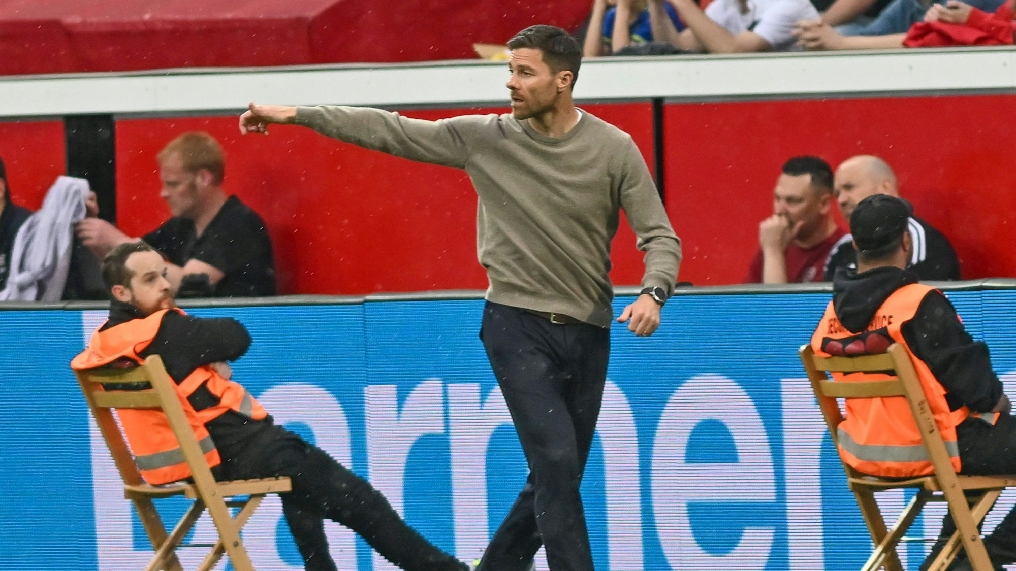 Xabi Alonso Bayer 04 Leverkusen Gestik / Geste / gestikuliert / 21.05.2023 Fussball Bayer 04 Leverkusen vs Borussia Moenchengladbach, BayArena, Leverkusen, DFB/DFL REGULATIONS PROHIBIT ANY USE OF PHOTOGRAPHS AS IMAGE SEQUENCES AND/OR QUASI-VIDEO NRW Germany *** Xabi Alonso Bayer 04 Leverkusen gesture gestures 21 05 2023 Football Bayer 04 Leverkusen vs Borussia Moenchengladbach, BayArena, Leverkusen, DFB DFL REGULATIONS PROHIBIT ANY USE OF PHOTOGRAPHS AS IMAGE SEQUENCES AND OR QUASI VIDEO NRW Germany Copyright: xpepphotox/xHorstxMauelshagenx pep00321, pep_20230521_hm