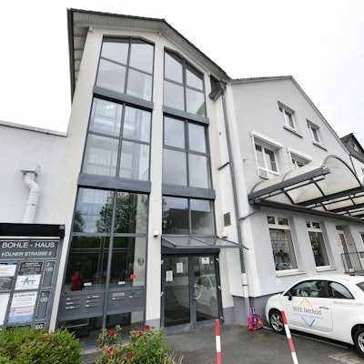 Das Ärztezentrum in Gummersbach-Derschlag in der Außenansicht.