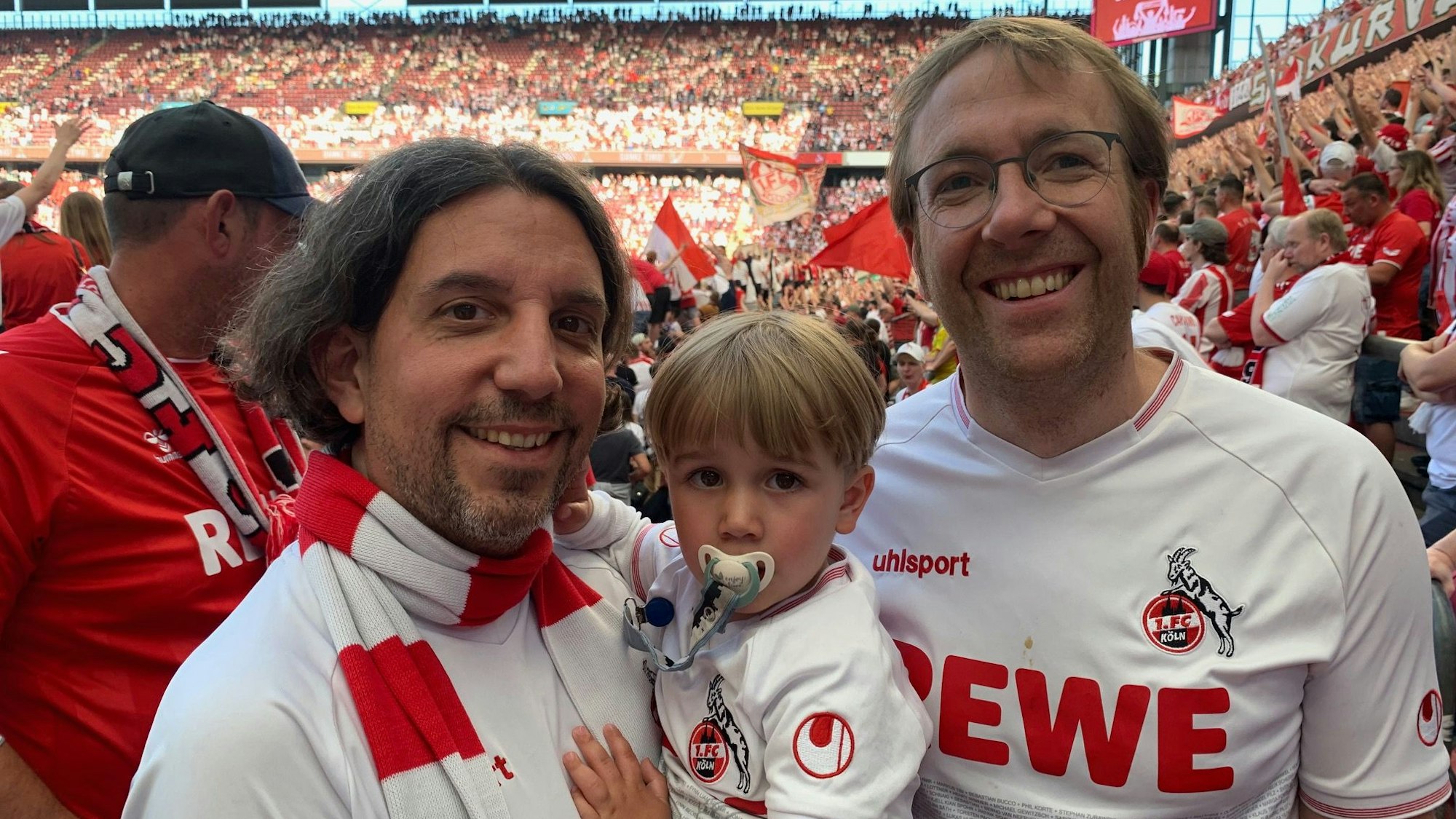 Daniel und Martin vom FC-Fanklub „Na und 98“.