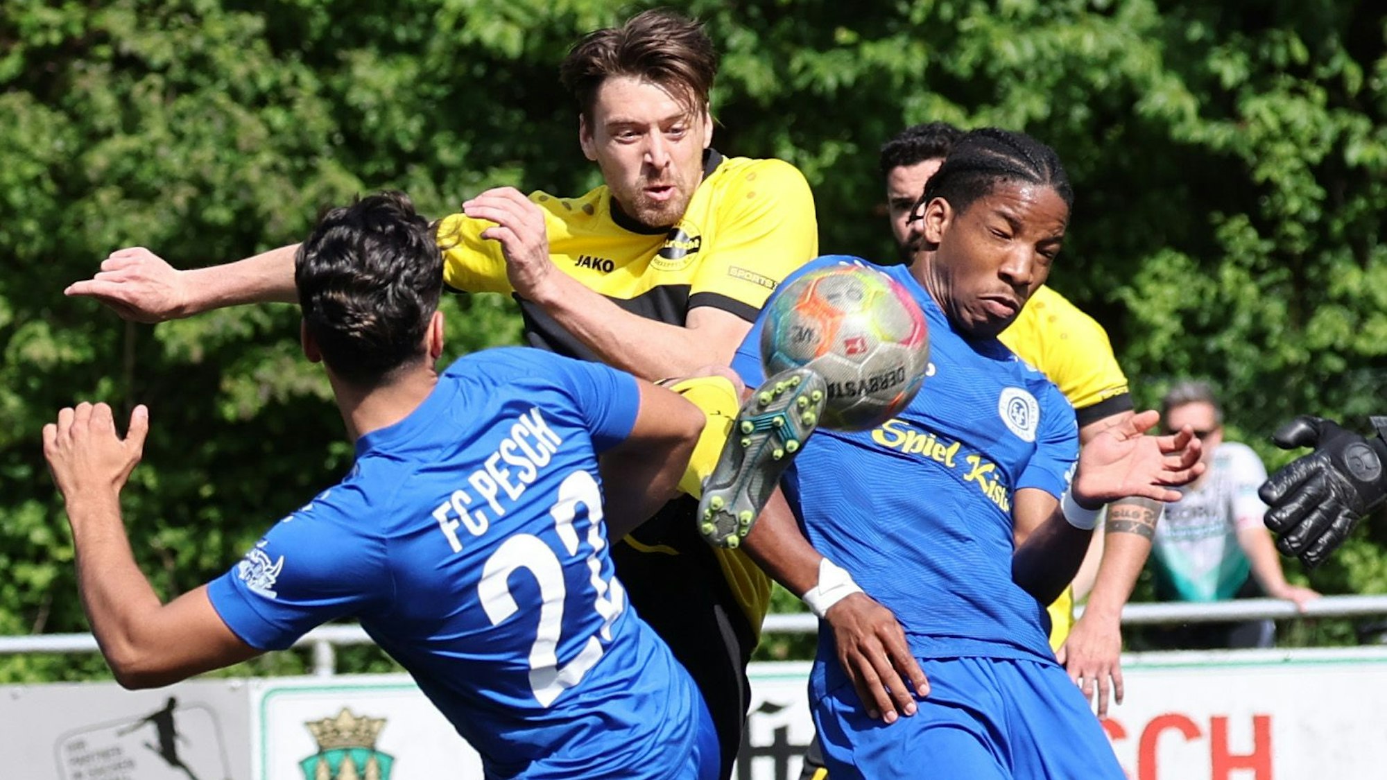 sport Mittelrheinliga
Hohkeppel FC Pesch
Matti Fiedler