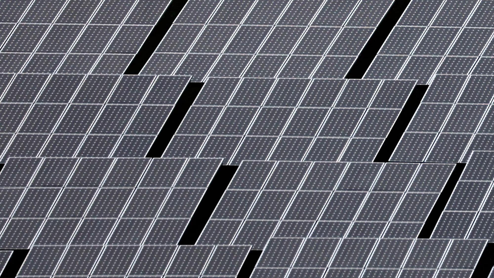 Ein mit Solarzellen bestückter, sogenannter „Solarberg“.