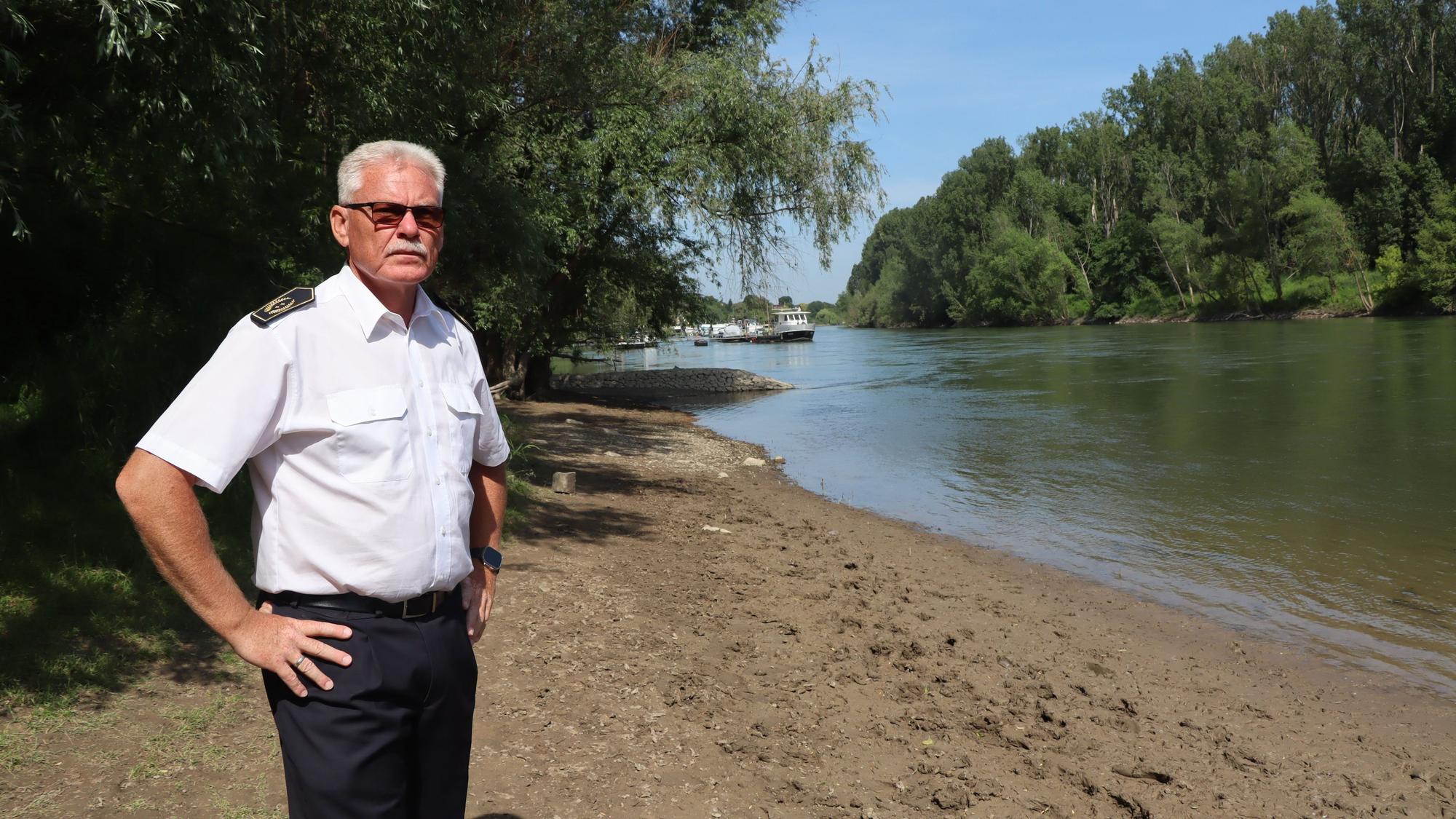 Kreisbrandmeister Stefan Gandelau war am Unfallort, wo die Familie aus Swisttal am Pfingstmontag einige schönen Stunden am Rhein verbringen wollte.