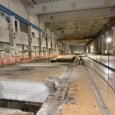 Zanders. Besichtigung der leeren Halle der PM3.