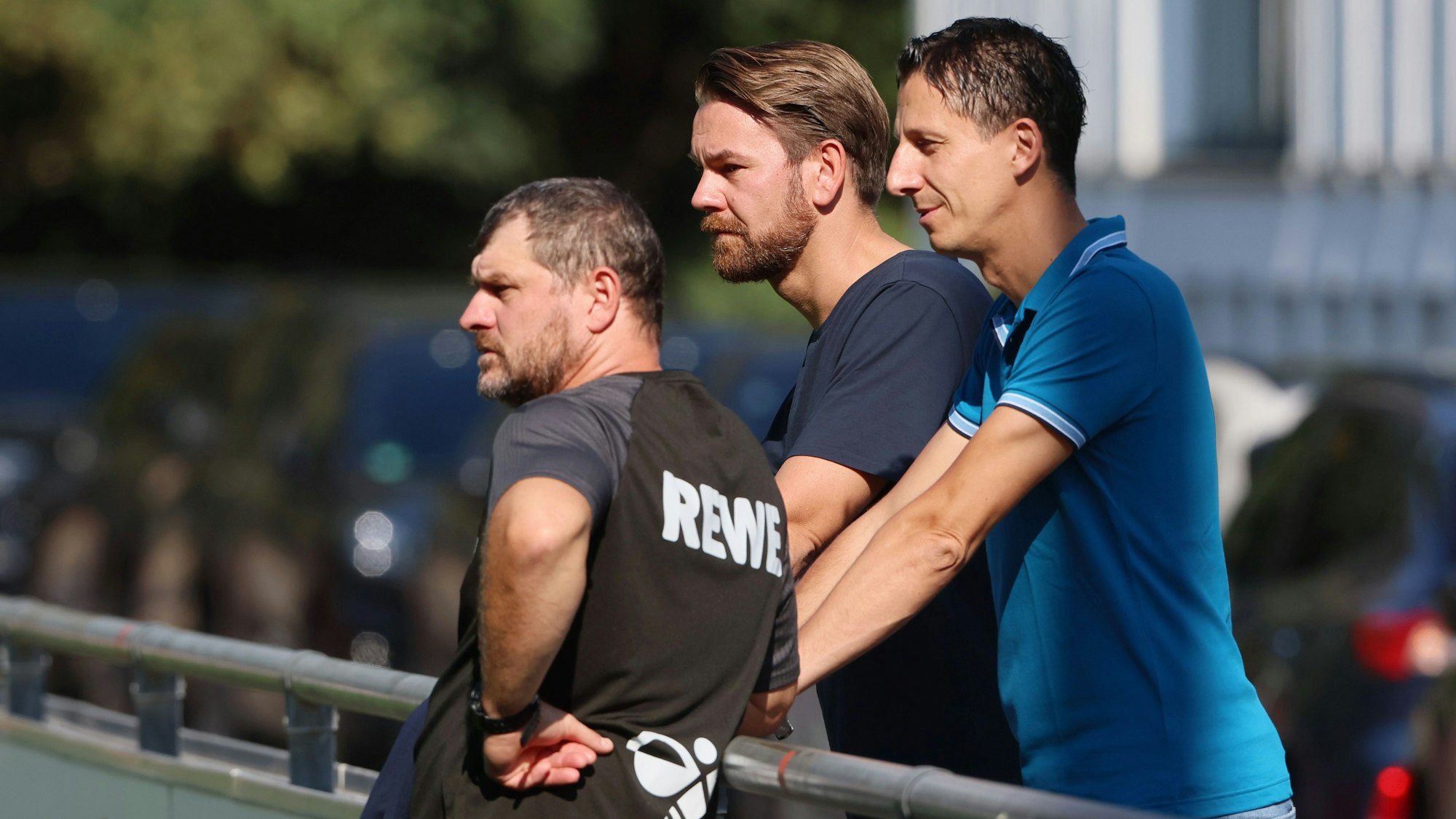 1. FC Köln, Training, von links: Steffen Baumgart, Thomas Kessler, Christian Keller (1. FC Köln), 04.09.2022, Bild: Herbert Bucco