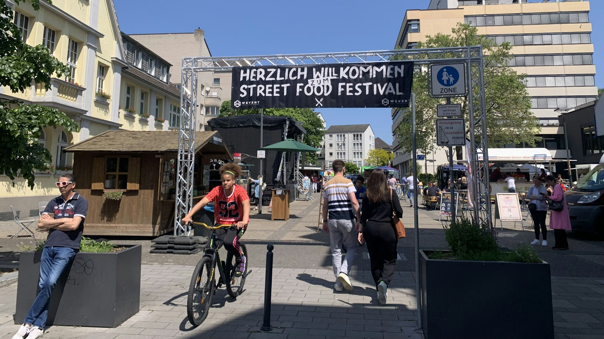 Das Banner am Eingangsbereich.