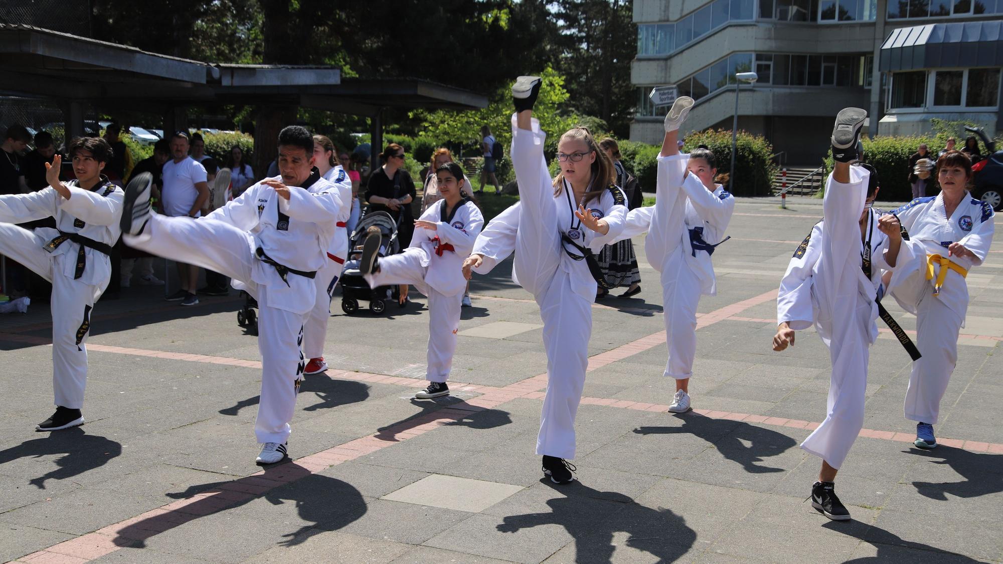 Im Sportzentrum des Mendener Schulzentrums hatte die Gutenbergschule das Integrationssportfest „Sport fairbindet“ veranstaltet.