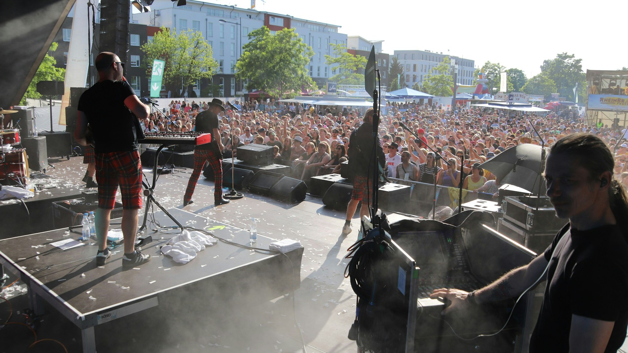 Rheinbrandfestival an der Stadthalle in Troisdorf mit Brings.