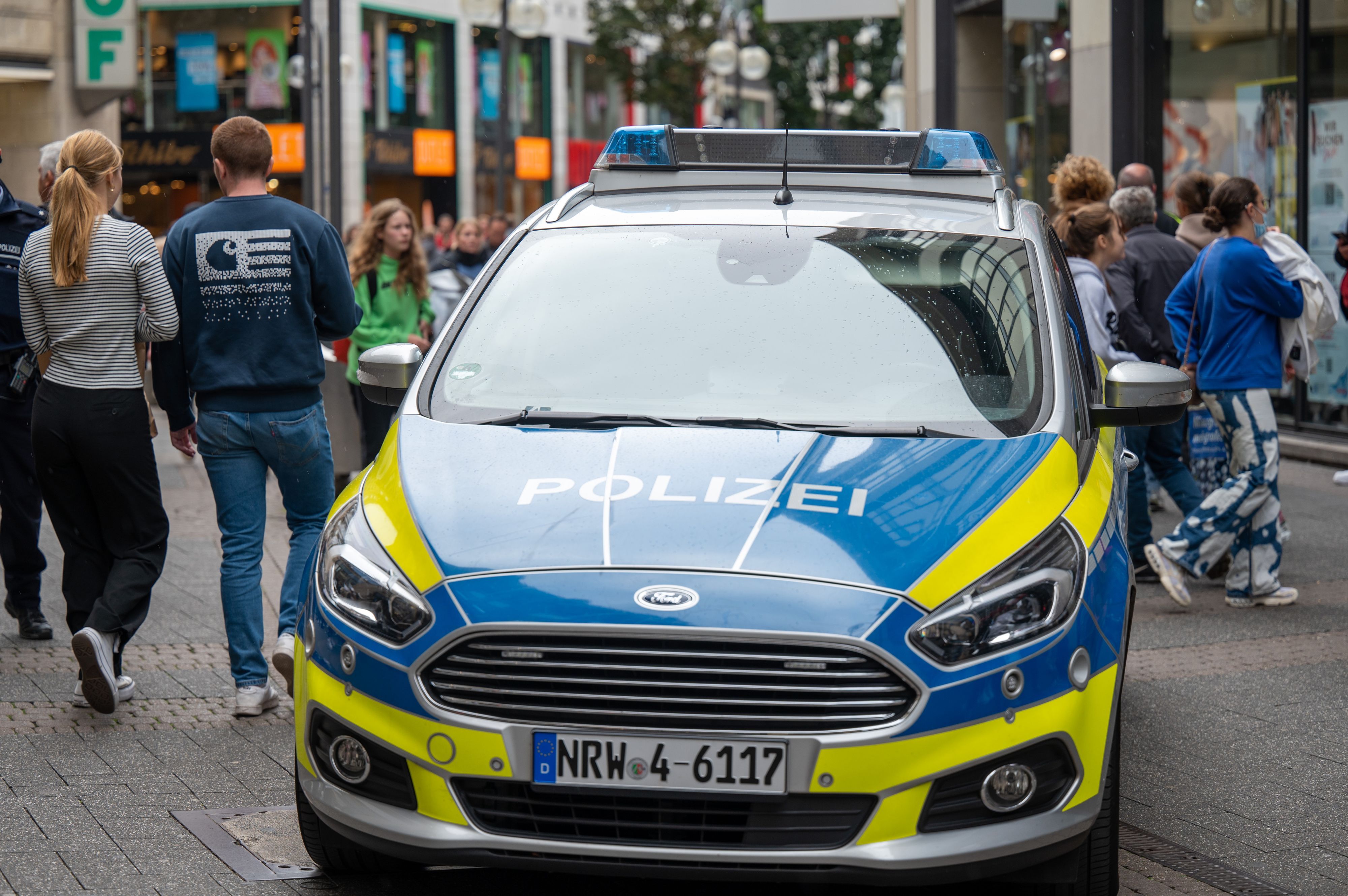 17.09.2022, Köln:Die Polizei ist in der Schildergasse im Einsatz.  Foto: Uwe Weiser