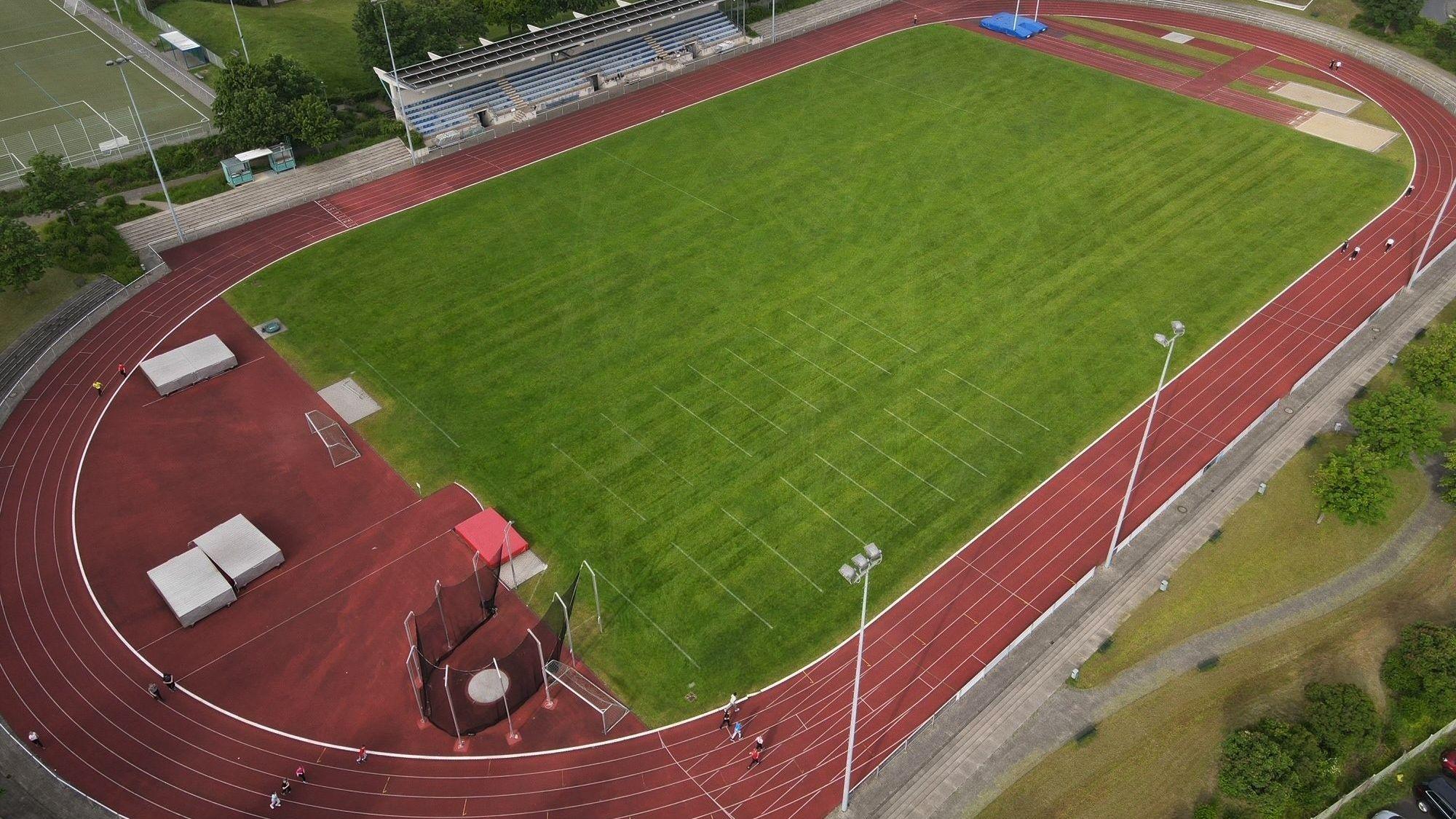 Das Erftstadion in Euskirchen soll in Heinz-Flohe-Stadion umbenannt werden. Ursprünglich sollte die Sportanlage im Auel nach der Legende des 1. FC Köln benannt werden.