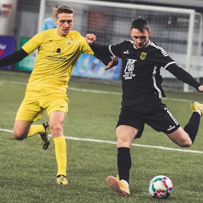 Kilian Seinsche (schwarz), Fußball Kleinfeld Turnier in der Republik Moldau.