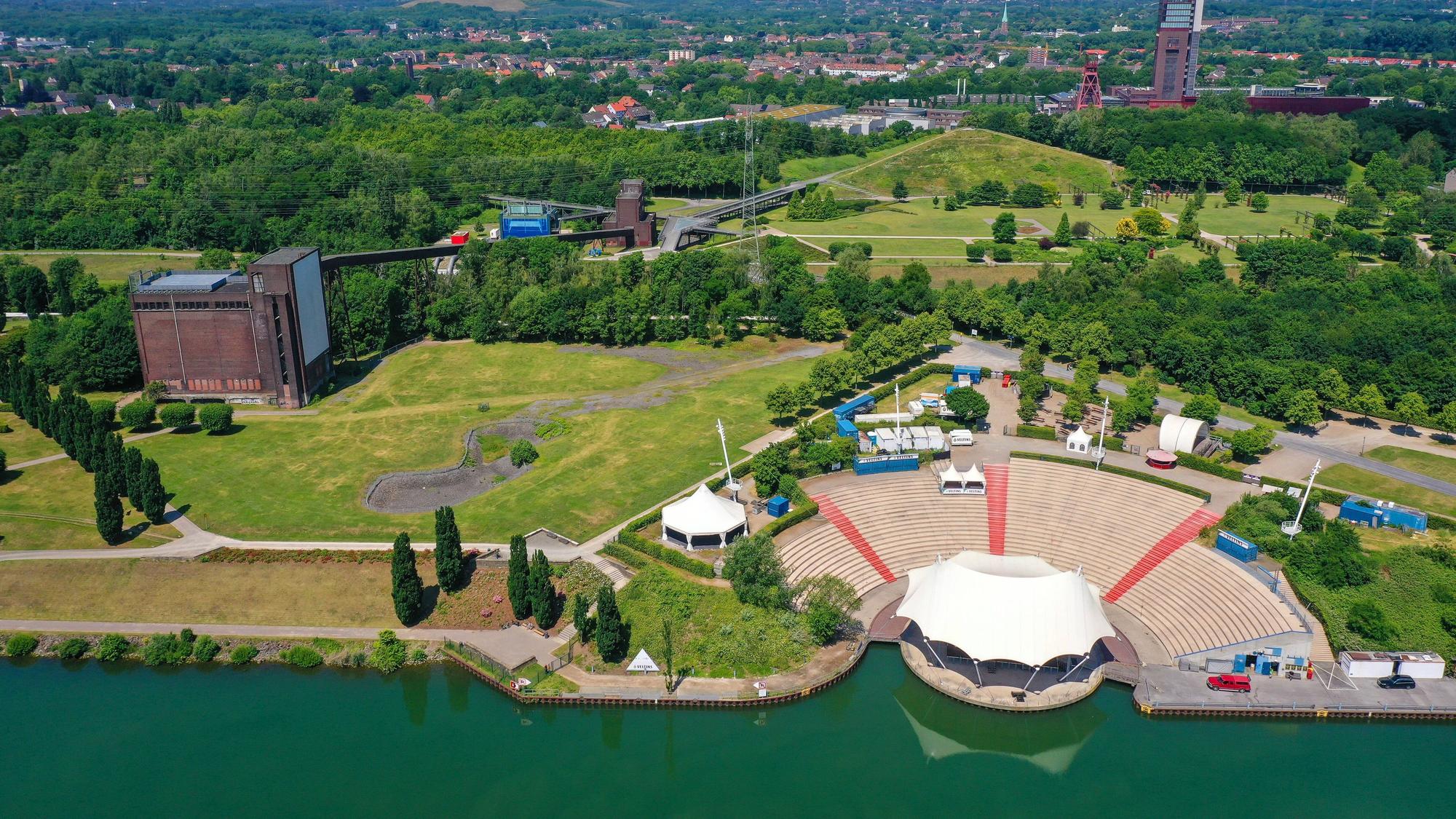 Das Amphitheater liegt direkt am Rhein-Herne-Kanal