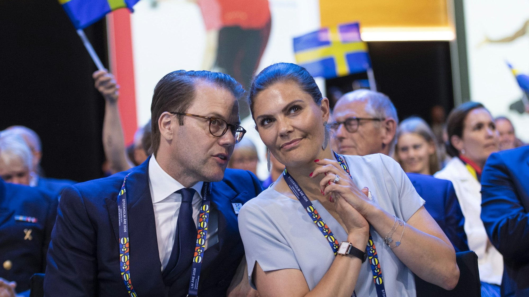 Kronprinzessin Victoria (r) und Prinz Daniel von Schweden bei einem Olympia-Termin.