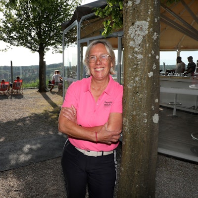 Sabina Henrich-Bandis an der Panorama-Bar mit Biergarten.