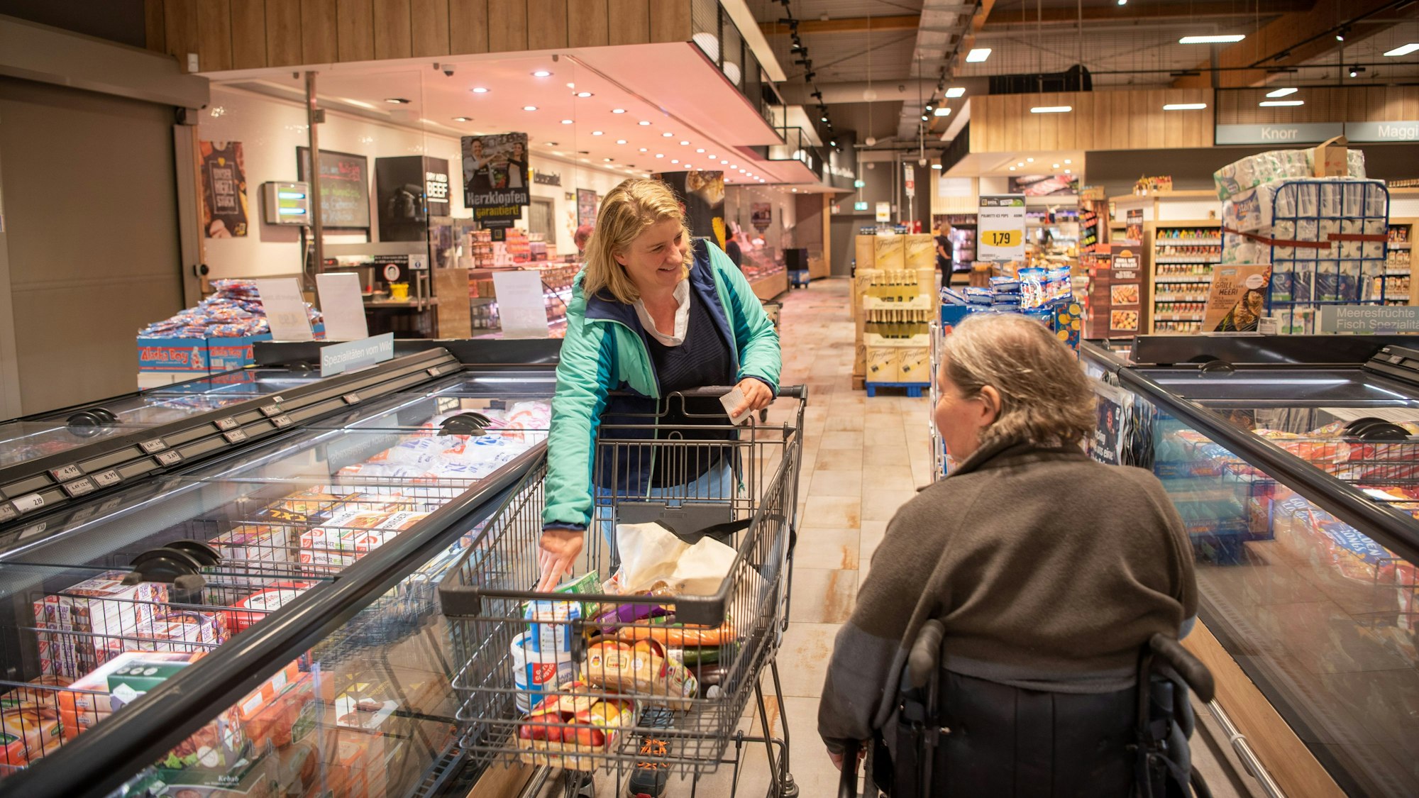 Katrin Schäfer hat sich als Alltagsbegleiterin selbstständig gemacht. Sie unterstützt ältere, kranke und pflegebedürftige Menschen bei den kleinen Aufgaben des Alltags.