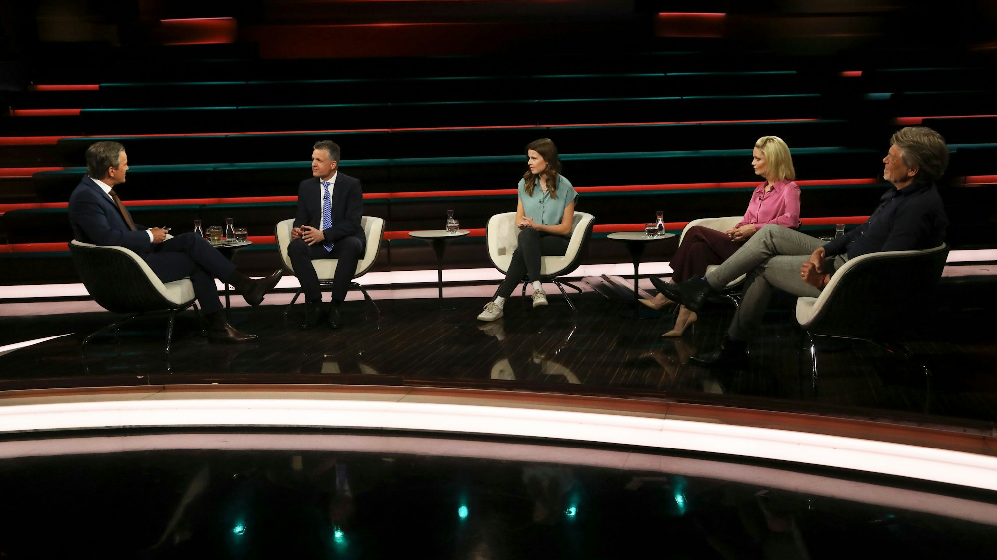 Die Talk-Runde bei Markus Lanz (l.) am 1. Juni: Thorsten Frei, Luisa Neubauer, Liv von Boetticher und Hajo Schumacher.