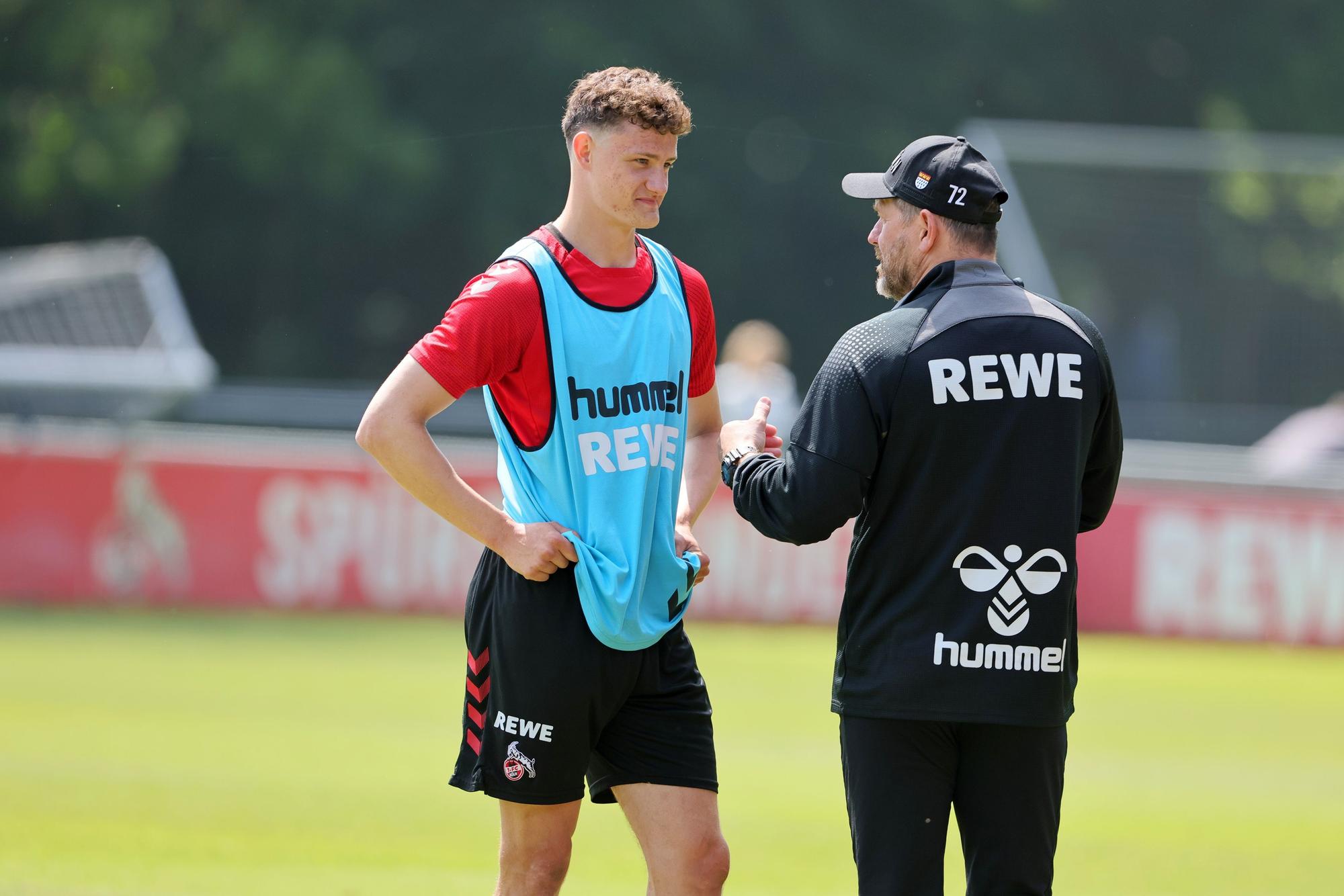 1. FC Köln, Training, von links: Eric Martel, Steffen Baumgart (1. FC Köln). 26.05.2023, Bild: Herbert Bucco