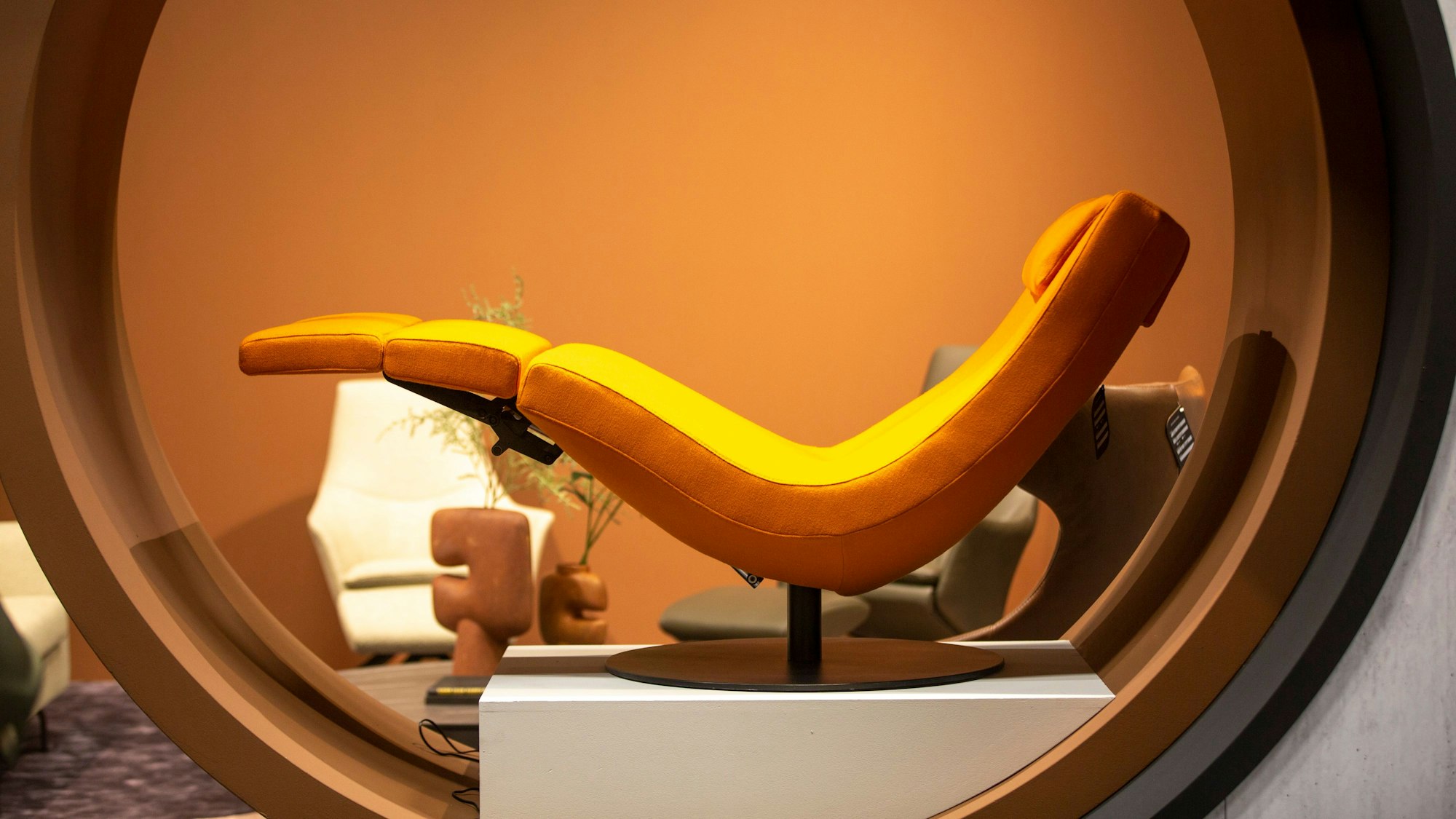 Die lange Tradition der Kölner Möbelmesse soll mit einem neuen Konzept fortgeführt werden.