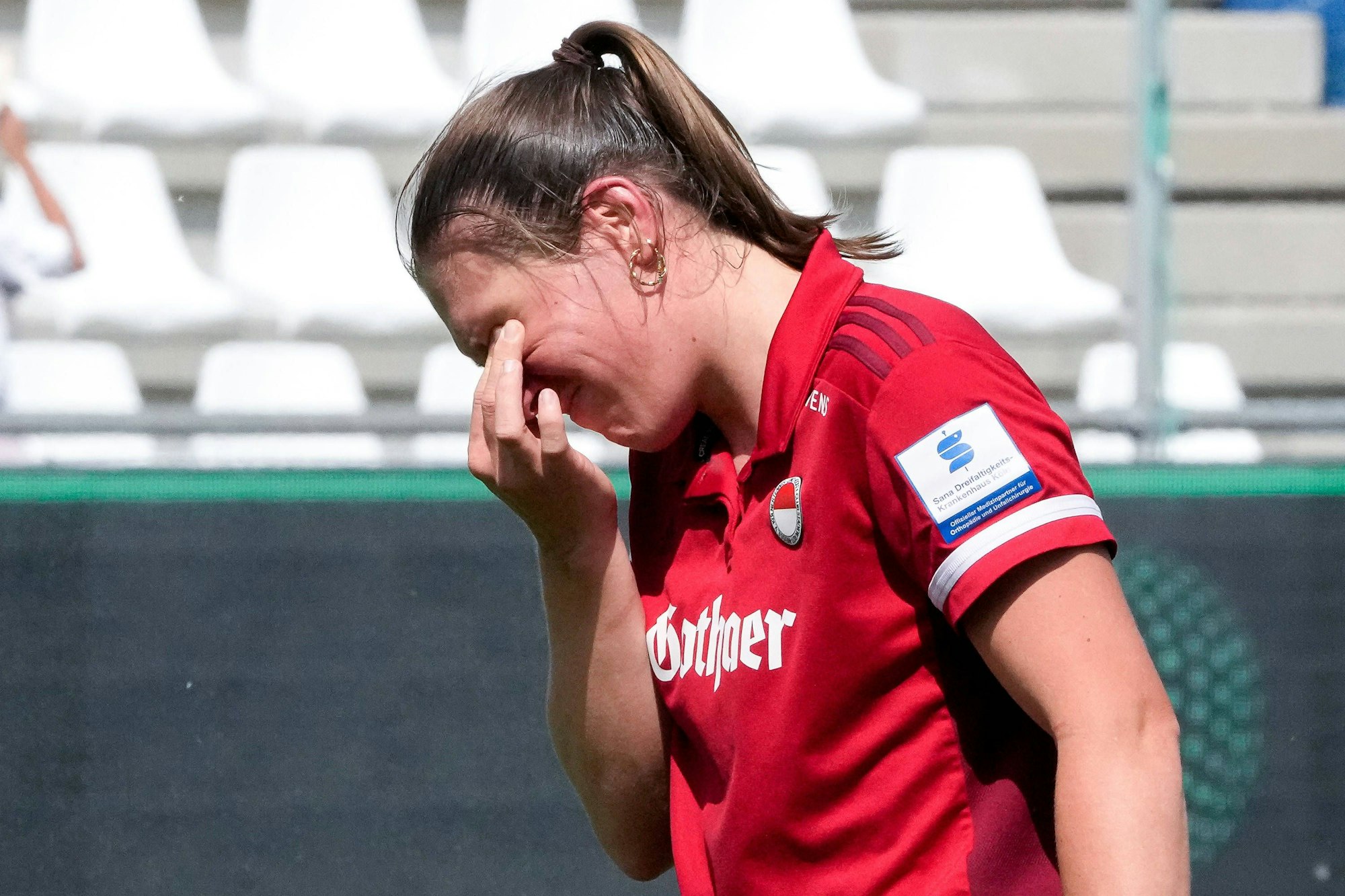 Rebecca Grote KTHC, 9, Spielerinnen von Rot-Weiss Köln KTHC, Spielerin, enttäuscht über die Niederlage, Enttäuschung nach dem Schlusspfiff, Highlight, Verlierer, verloren, Frustration, disappointed, pessimistisch, 03.06.2023, Mannheim Deutschland, Hockey, Deutsche Meisterschaft, Halbfinale, Damen, Der Club an der Alster - Rot-Weiss Köln *** Rebecca Grote KTHC, 9 , player of Rot Weiss Köln KTHC , player, disappointed about the defeat, disappointment after the final whistle, highlight, loser, lost, frustration, disappointed, pessimistic, 03 06 2023, Mannheim Germany , field hockey, German championship, semifinal, ladies, Der Club an der Alster Rot Weiss Köln xozx