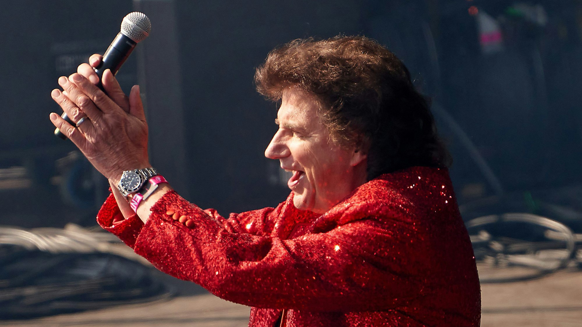 Schlagersänger ·Olaf der Flipper· tritt als special guest auf der Hauptbühne von Rock am Ring auf.