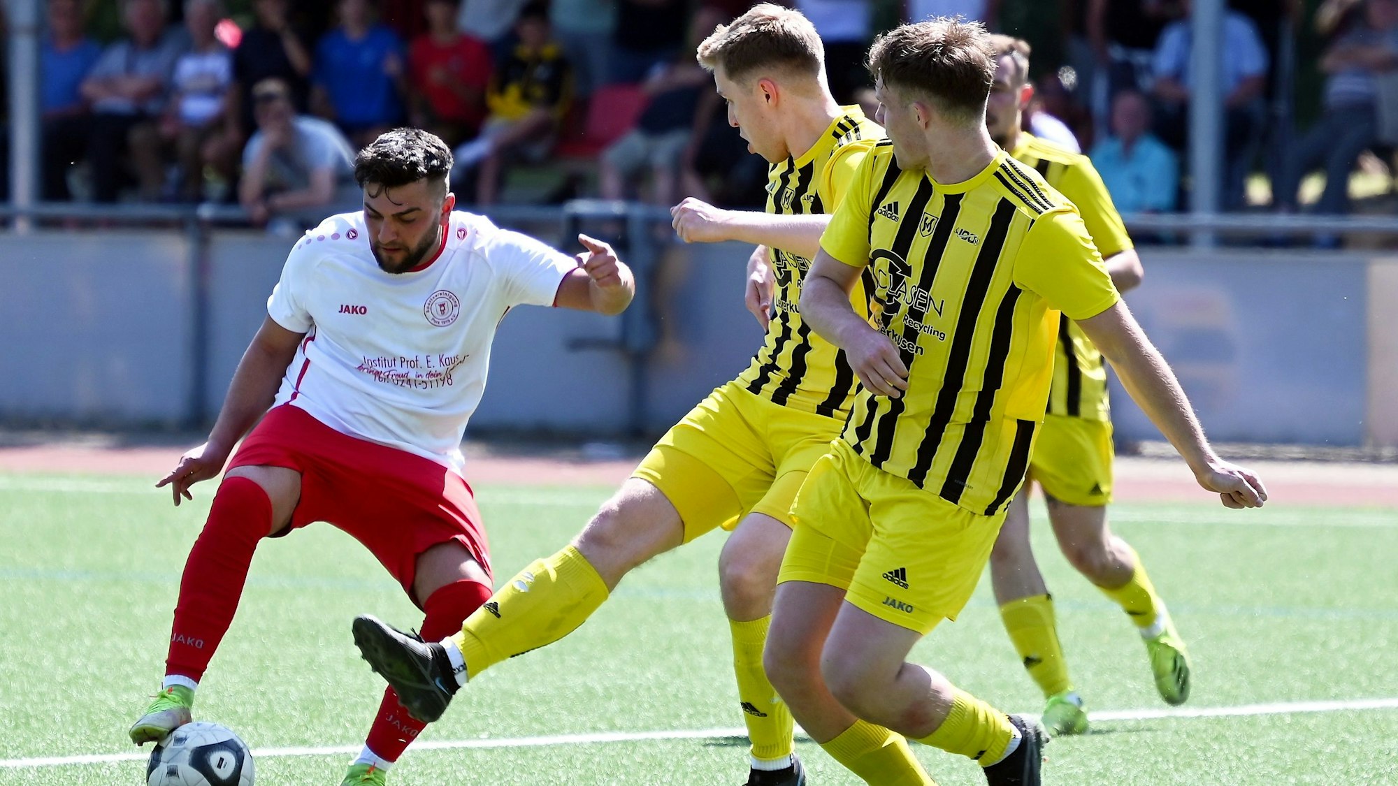 04.06.2023, Fussball-Schlebusch-Porz
links: Tugay Düzelten (Porz)
Foto: Uli Herhaus