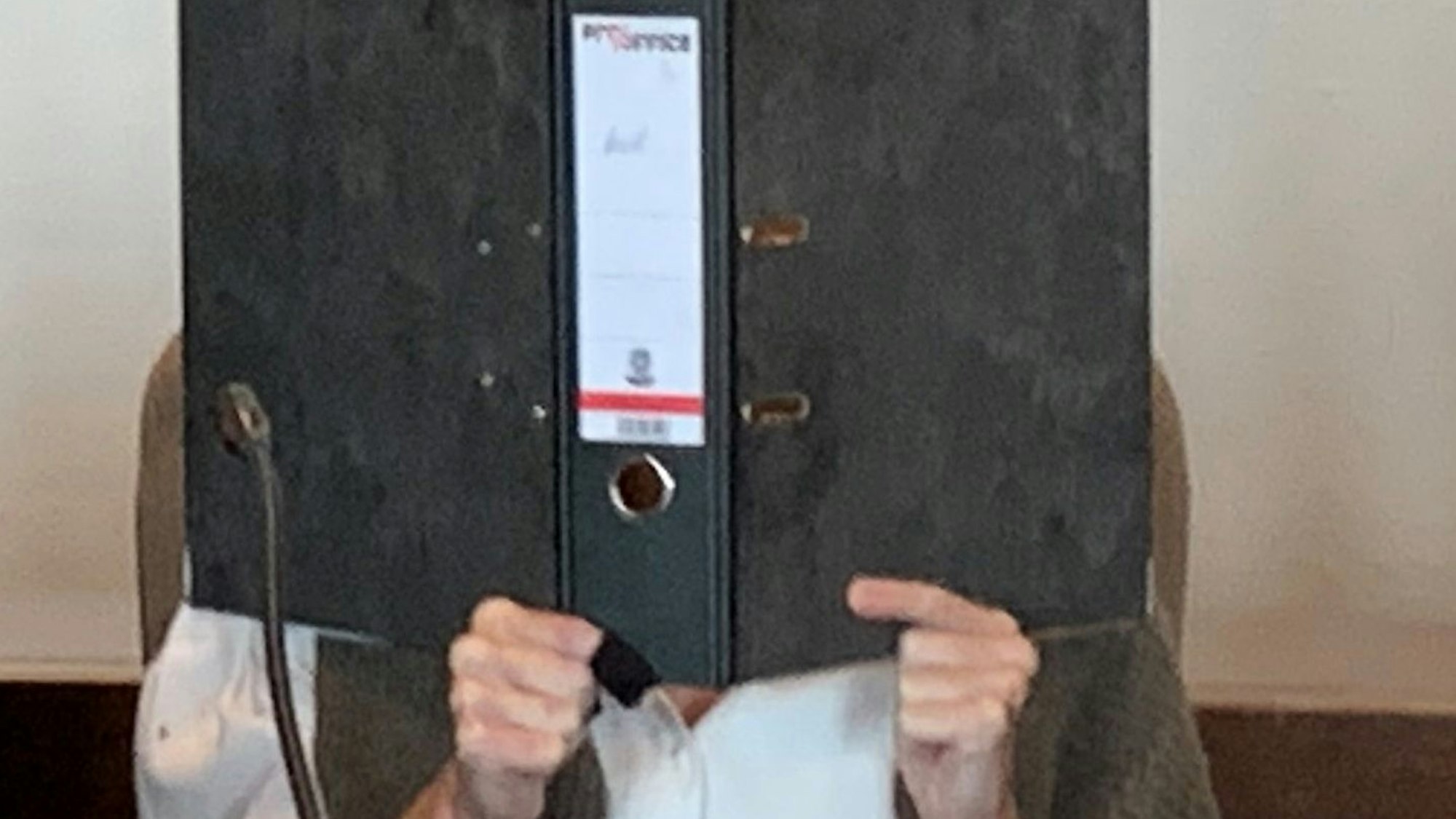 Mitarbeiterin des Kölner Ausländeramtes vor Gericht