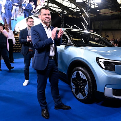 Martin Sander, Vorsitzender der Geschäftsführung der Ford-Werke GmbH, stellt im Werk den neuen vollelektrischen Explorer, mit dem der Autobauer die Käufer in Europa begeistern will. +++ dpa-Bildfunk +++