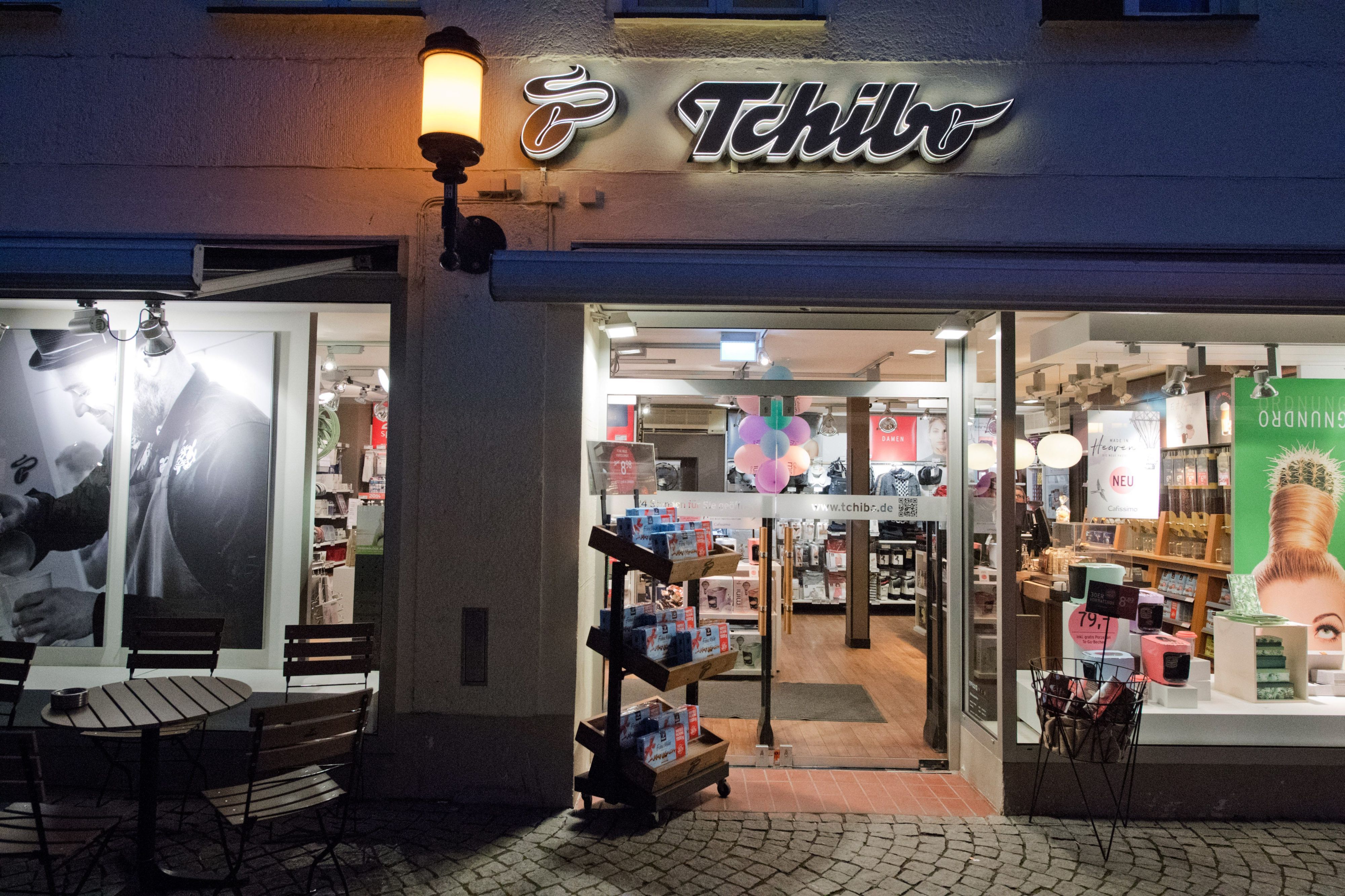Blick auf eine Filiale von «Tchibo» in der Innenstadt.