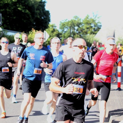 Teilnehmer der Eifelcup-Veranstaltung in Marmagen kurz nach dem Start 2022.