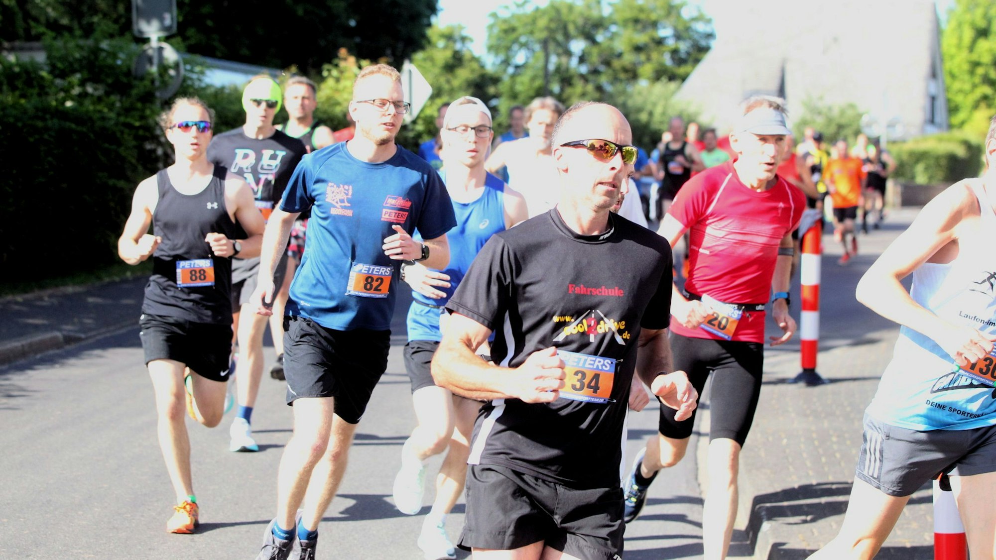 Teilnehmer der Eifelcup-Veranstaltung in Marmagen kurz nach dem Start 2022.