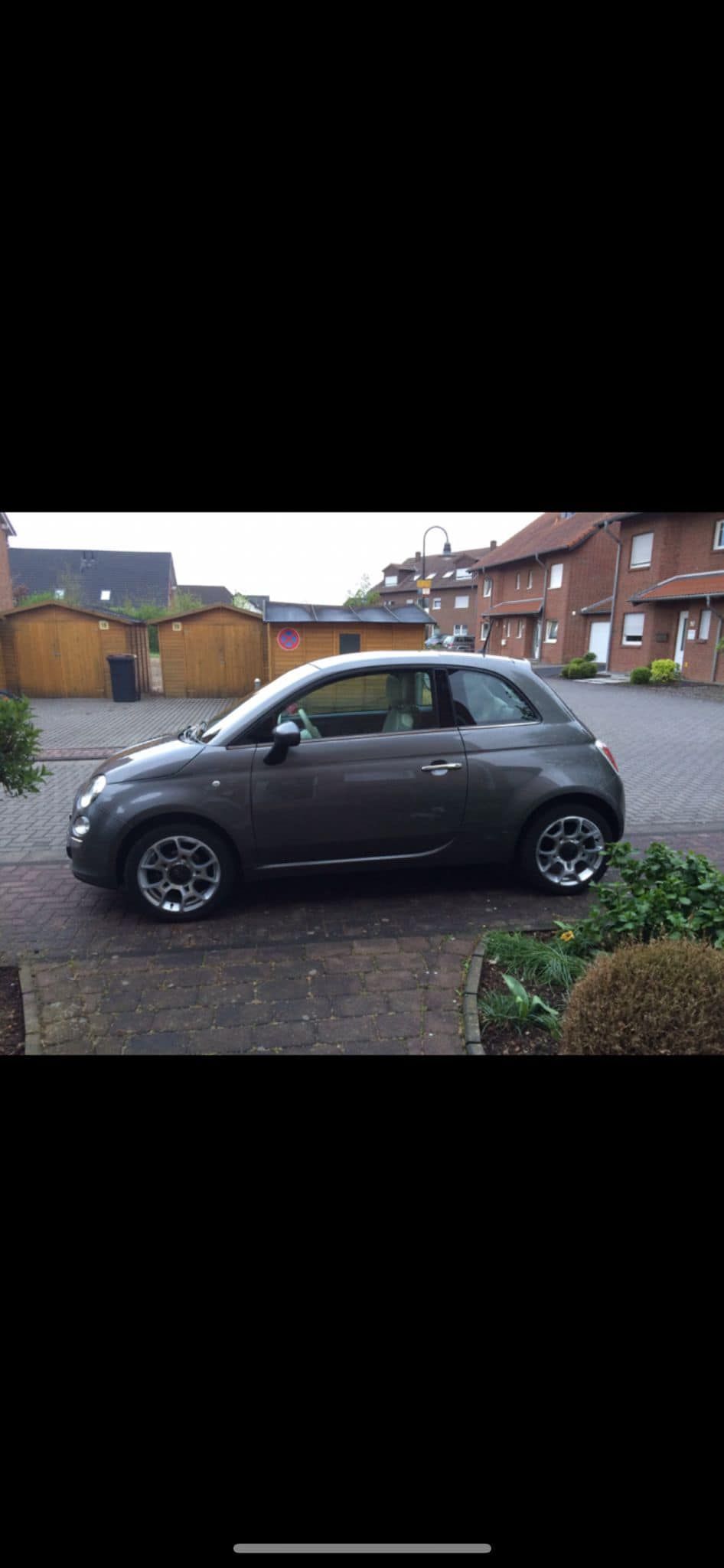 Das Foto zeigt den gestohlenen Fiat 500.