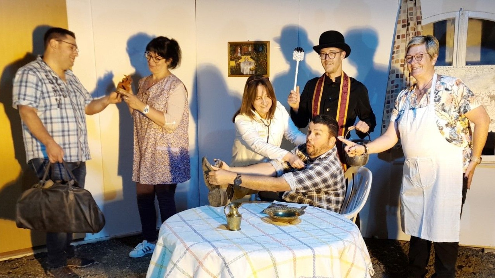 Die Akteure der Spielschar Rescheid laden zur Theateraufführung am kommenden Wochenende ein.