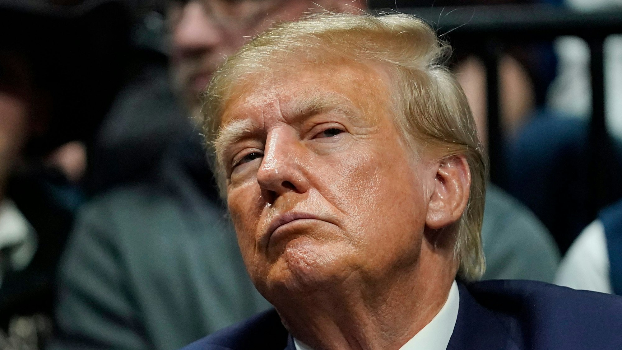 Donald Trump, ehemaliger Präsident der USA, schaut zu beim Finale der NCAA Wrestling Championships im BOK Center. (Archivbild)