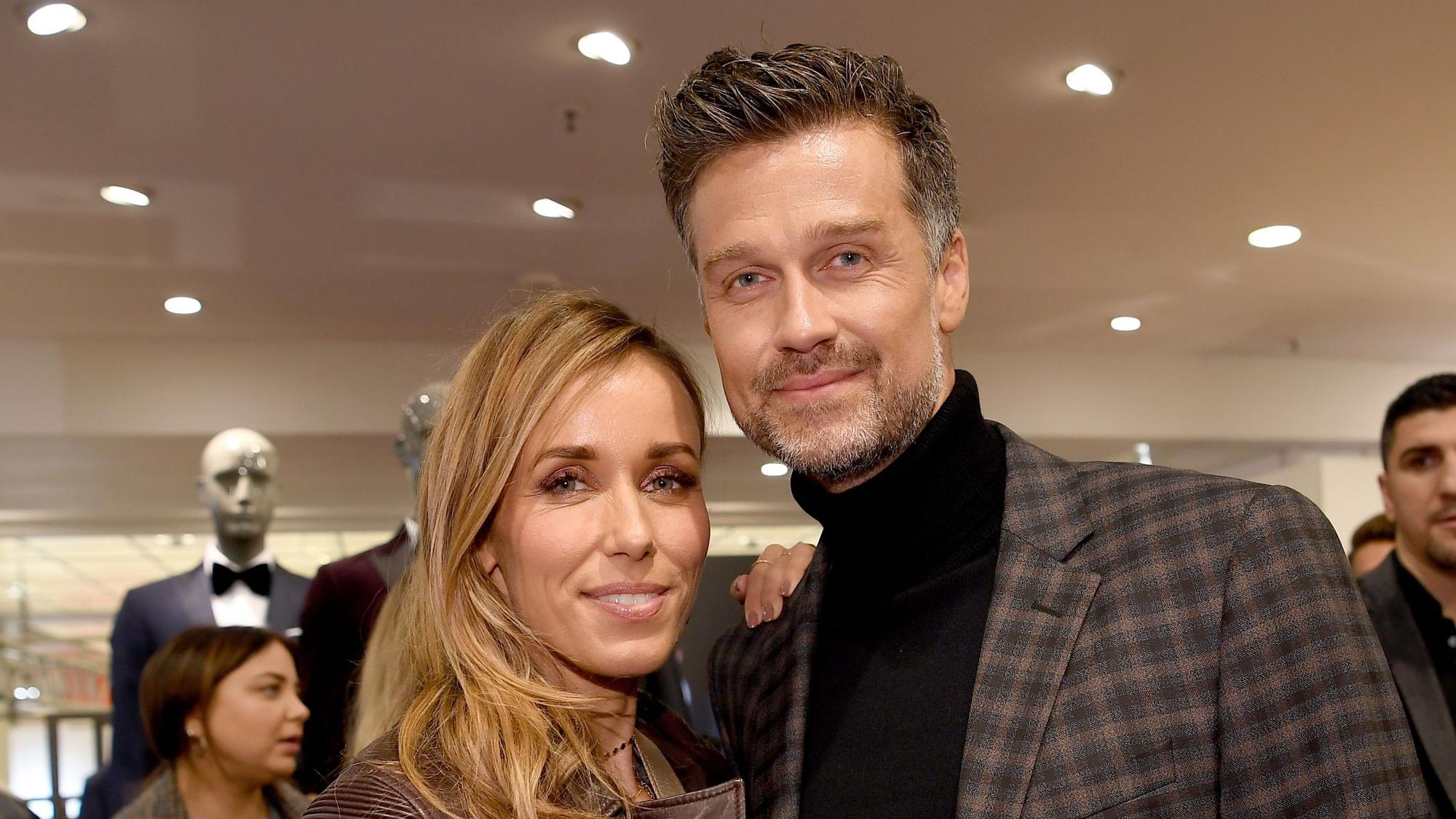 Annemarie und Wayne Carpendale kommen zur Vorstellung der JOOP! Evening Capsule Collection.