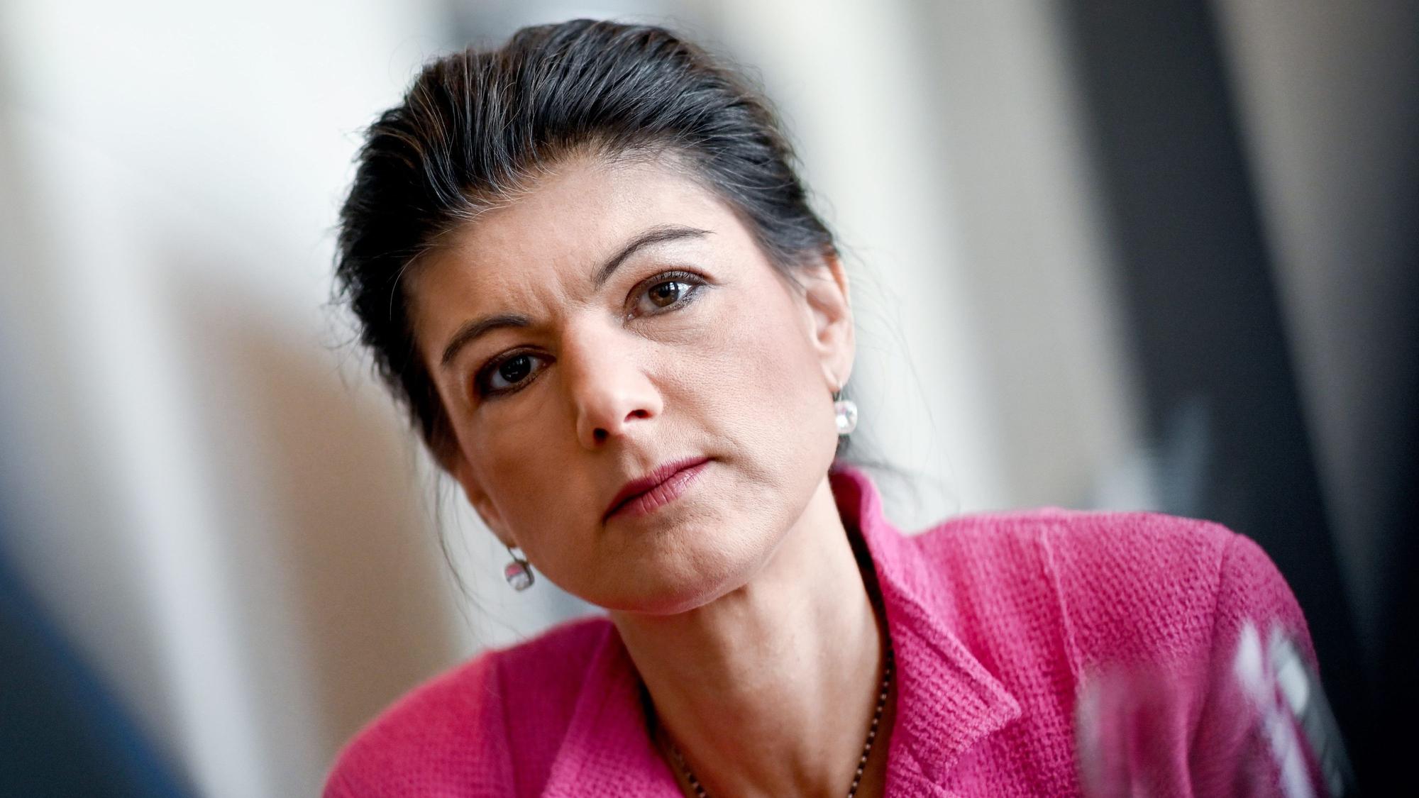 Am Mitgliederaufnahmeverfahren von Sahra Wagenknechts neuer Partei gibt es heftige Kritik. (Archivbild)