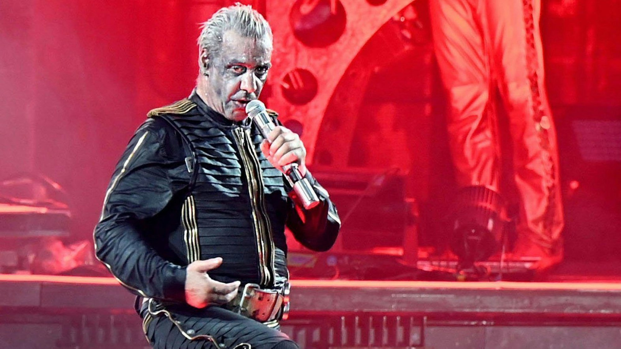 Till Lindemann, Frontmann der Band Rammstein, stand über Monate im Fokus von Vorwürfen des Machtmissbrauchs und sexueller Übergriffe. (Archivbild)