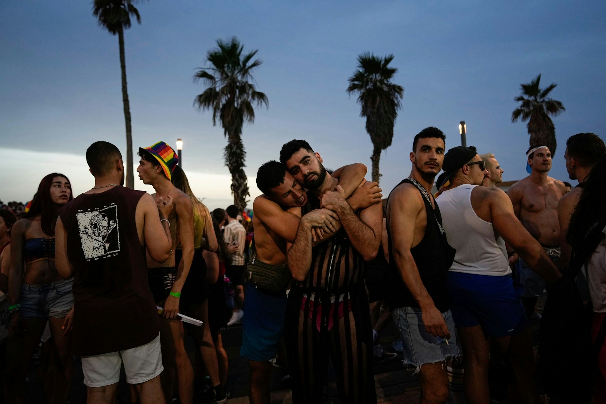 Menschen nehmen an der jährlichen Pride-Parade teil. Zehntausende Menschen haben in der israelischen Küstenstadt Tel Aviv die diesjährige Pride-Parade gefeiert.