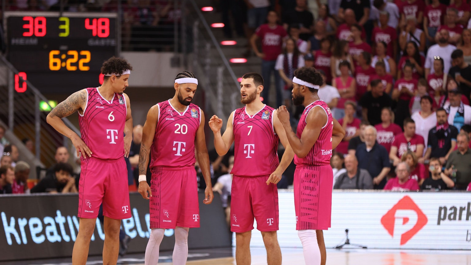 V.l. Michael Kessens (Bonn), Jeremy Morgan (Bonn), Sebastian Herrera (Bonn) und Javontae Hawkins (Bonn).