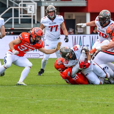Cologne Centurions werden von der gegnerischen Defensive gestoppt.