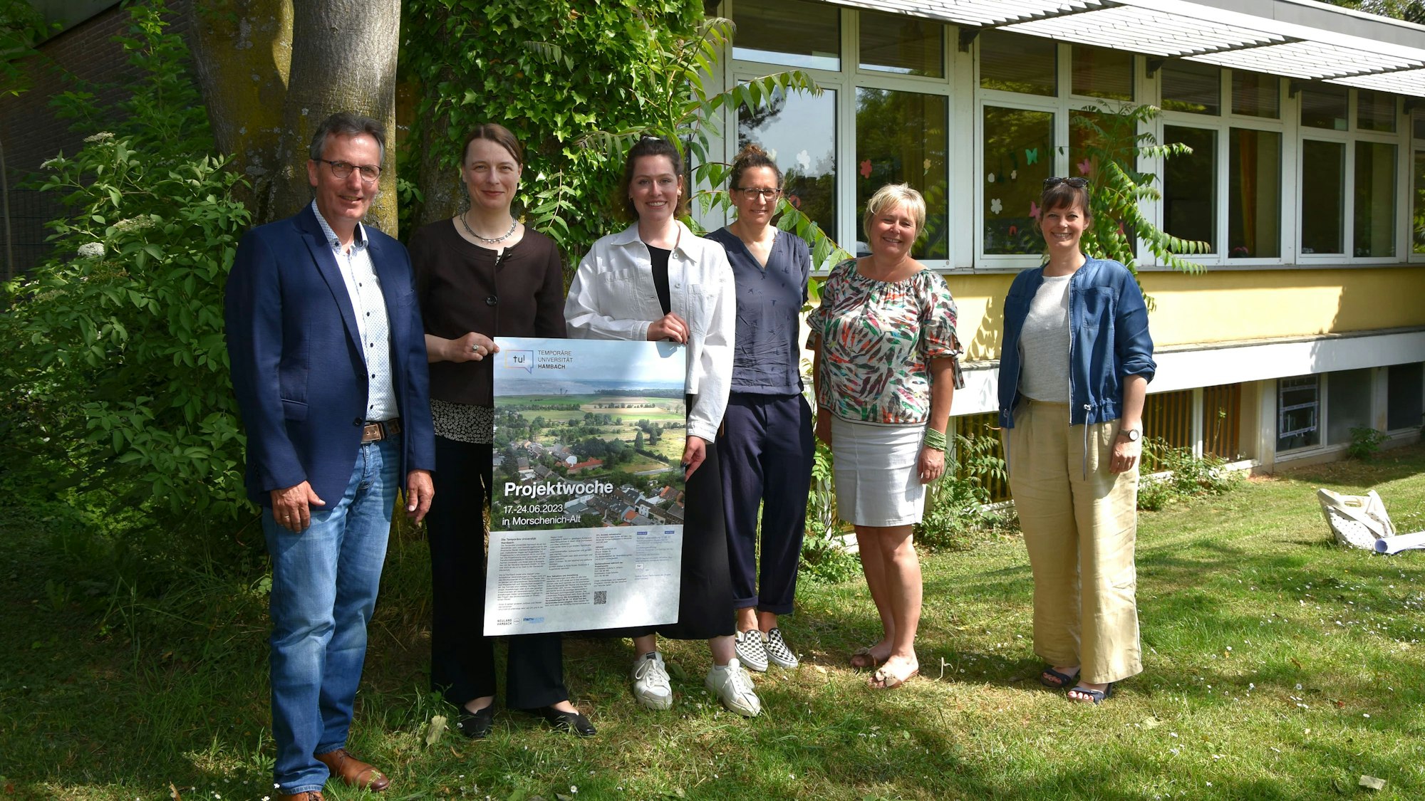 Die Projektwoche stellten Georg Gelhausen, Agnes Förster, Bianca Hohn, Isabel Maria Finkenberger, Anke Krüger und Kerstin Schierhold in der ehemaligen Morschenicher Kita vor.