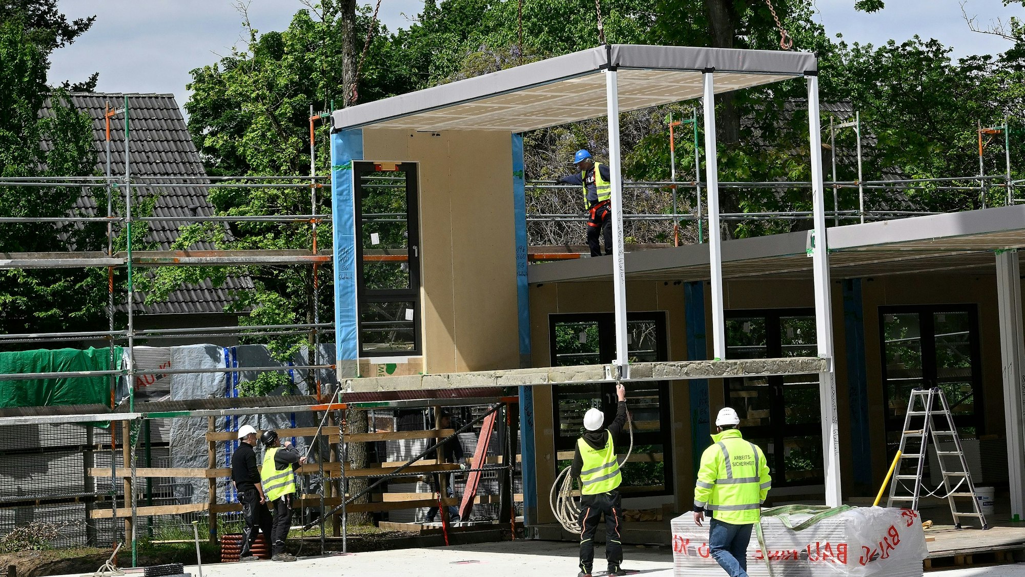 Die Baustelle der Sofortschule Refrath.