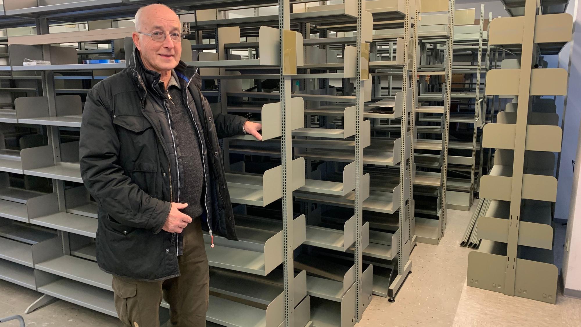 Die ehemalige Bibliothek des Missionswissenschaftlichen Instituts, hier hätte die Bücherhalle Platz. Guido Hackelbusch zeigt die Räume.
